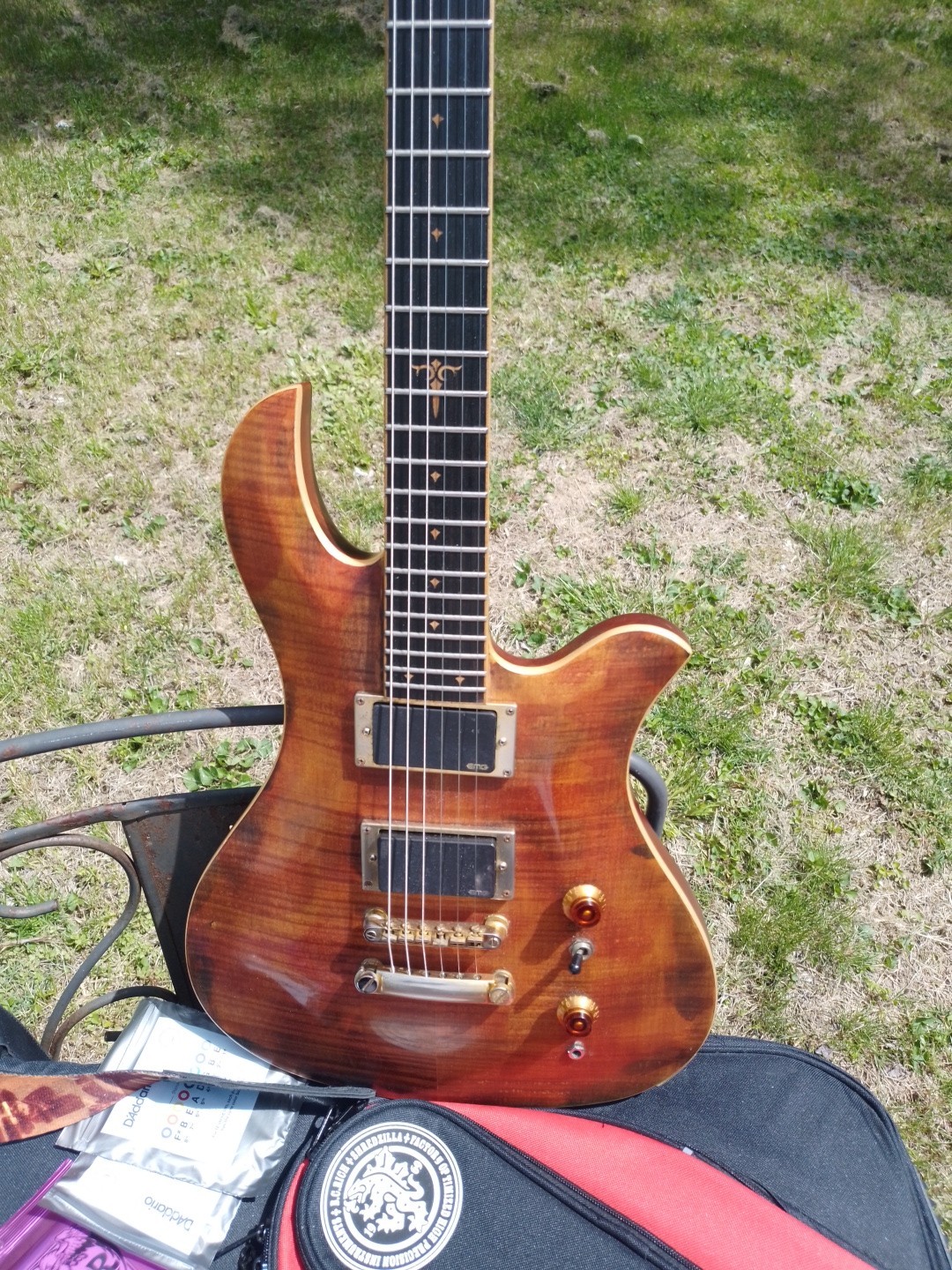 BC RICH Eagle Archtop Deluxe Antique Violin Bag Extras Hendrix EMG Player 🎸