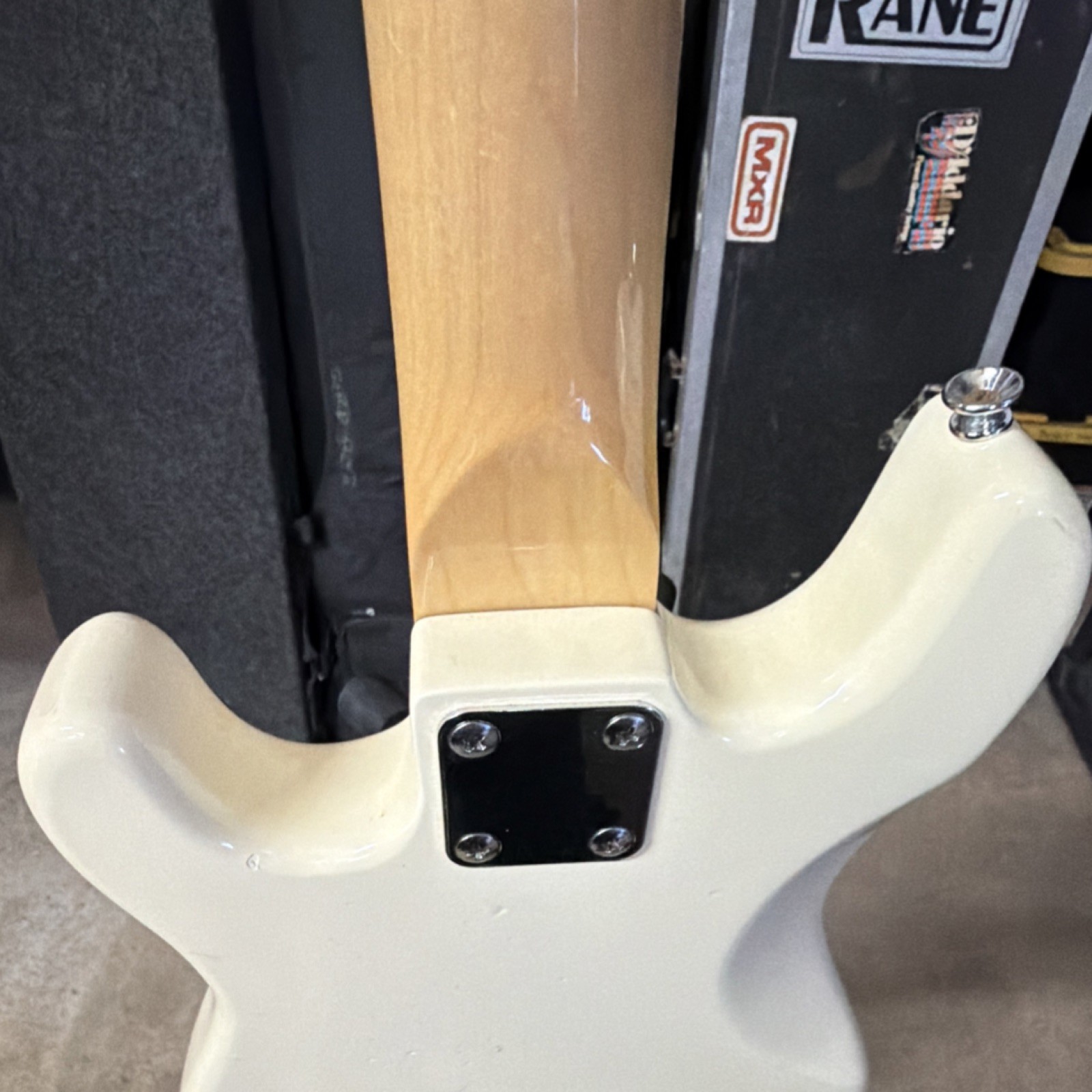 3/4 Student Electric Guitar White Solid 6 String Right-Handed w/ Case