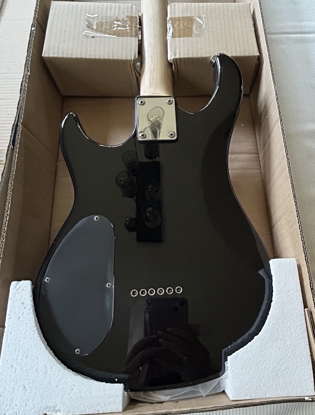 SUPER RARE LE NIB Peavey STAR WARS Rockmaster ELECTRIC GUITAR FULL SIZE NOT 3/4!