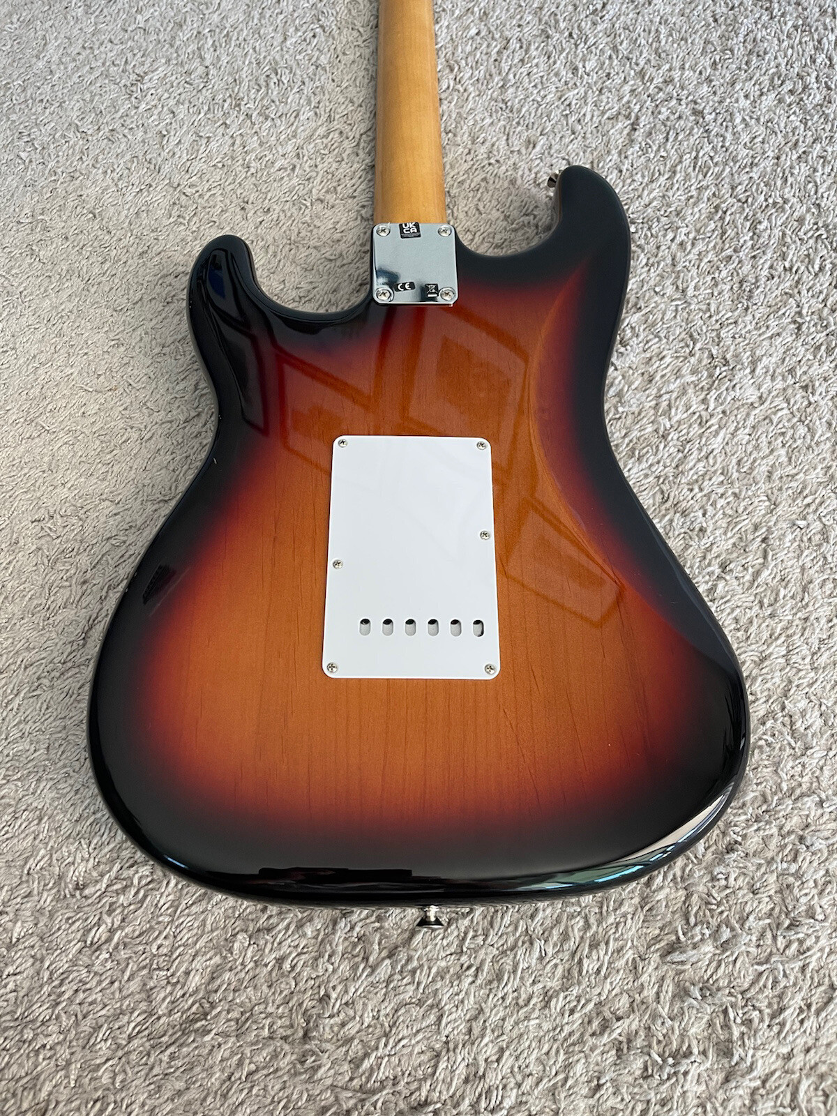 Fender Vintera ‘60s Stratocaster 2021 MIM Sunburst Pau Ferro Fretboard Guitar