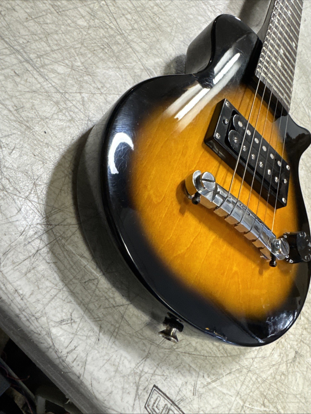 Vintage 2002 Epiphone Les Paul Pee Wee Electric Guitar 3/4 Size Travel Burst VGC