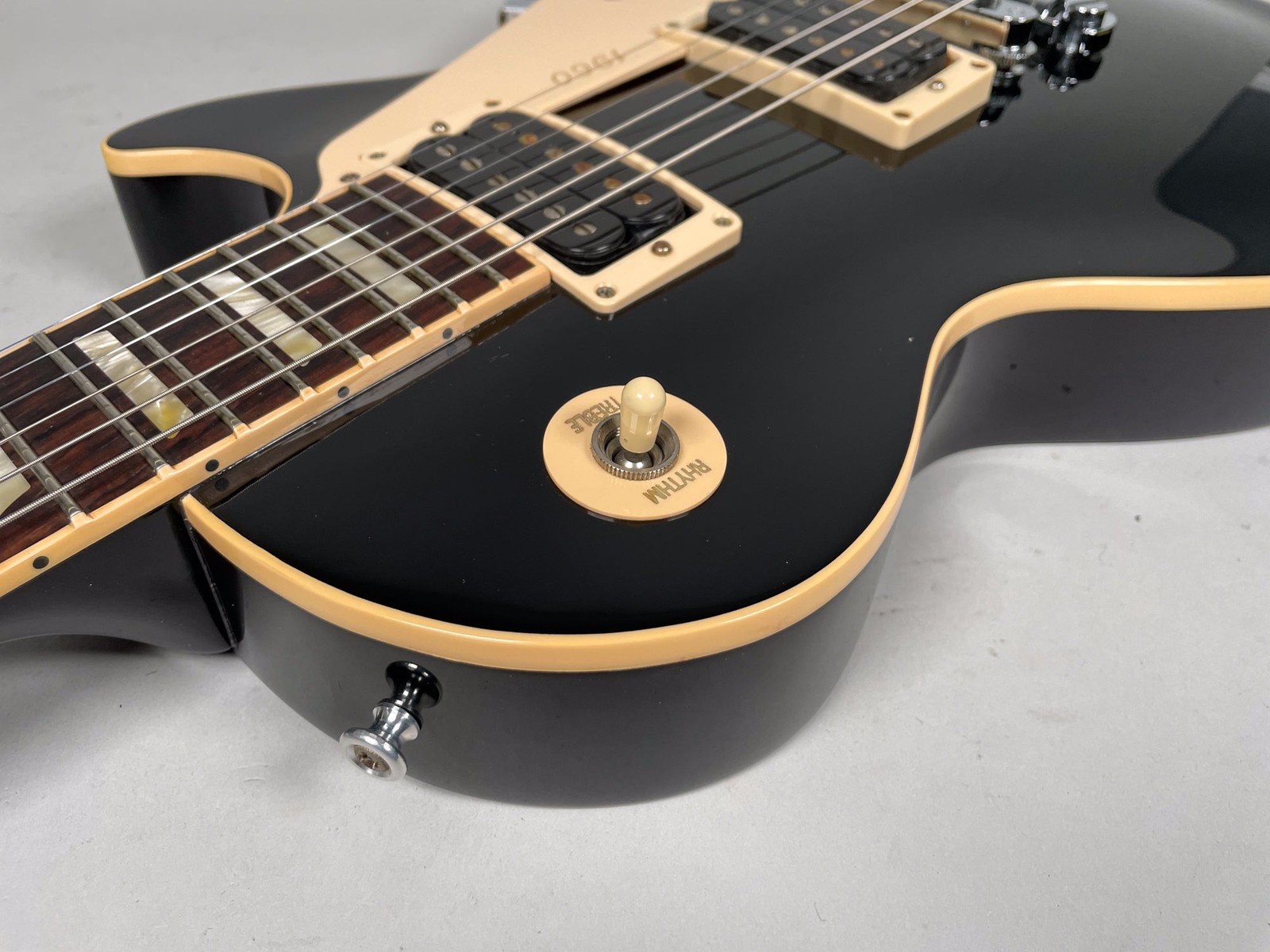 2011 Gibson Les Paul Classic Black Finish w/OHSC