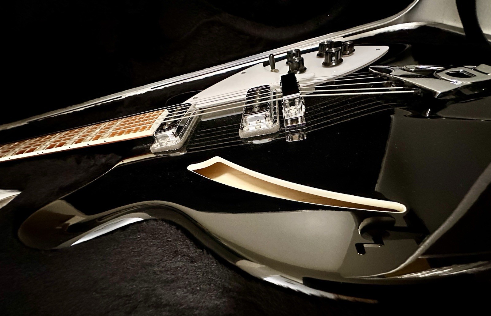 Mint 2012 Rickenbacker 360/6 Jetglo w/ OHSC, Played 10 hrs