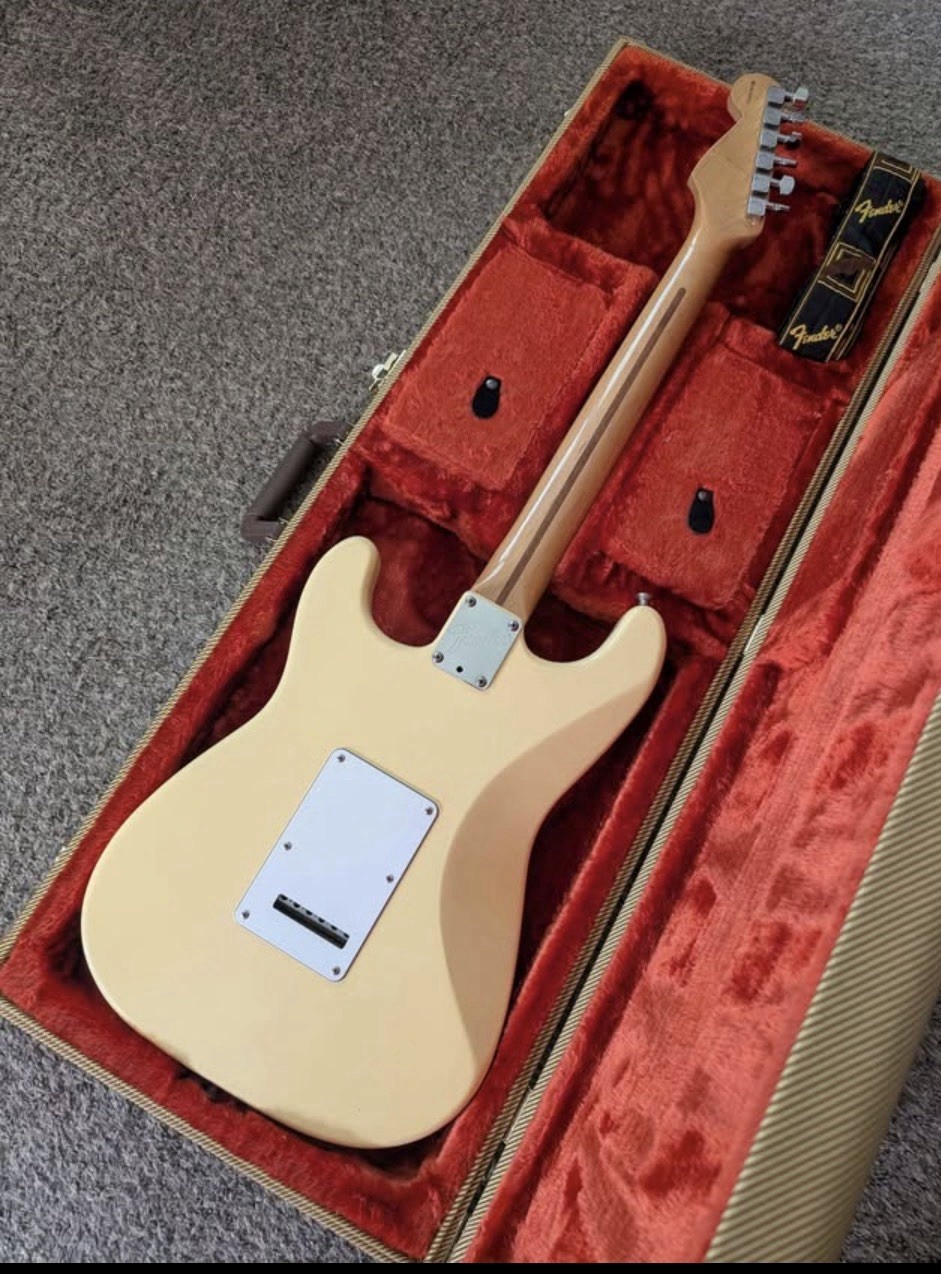 USA Fender Stratocaster 1996 Cream Solid Body Maple Neck w/Hard Case & Strap
