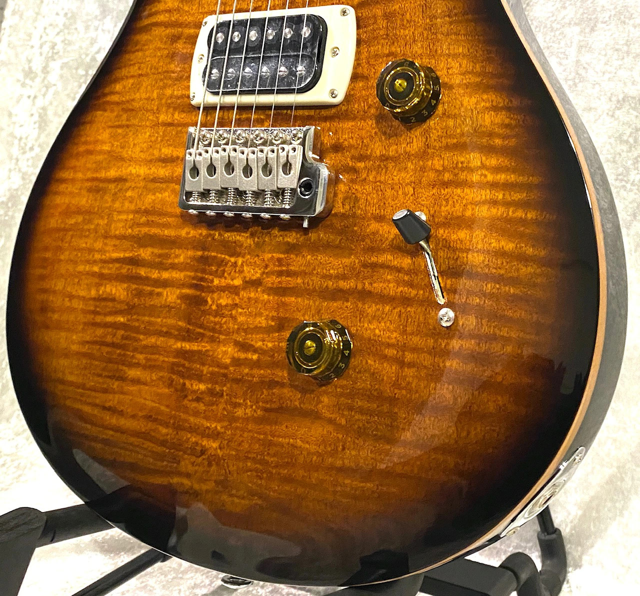 Paul Reed Smith (PRS) SE Custom24 – Black Gold Sunburst – #H085604 3.49kg 2025