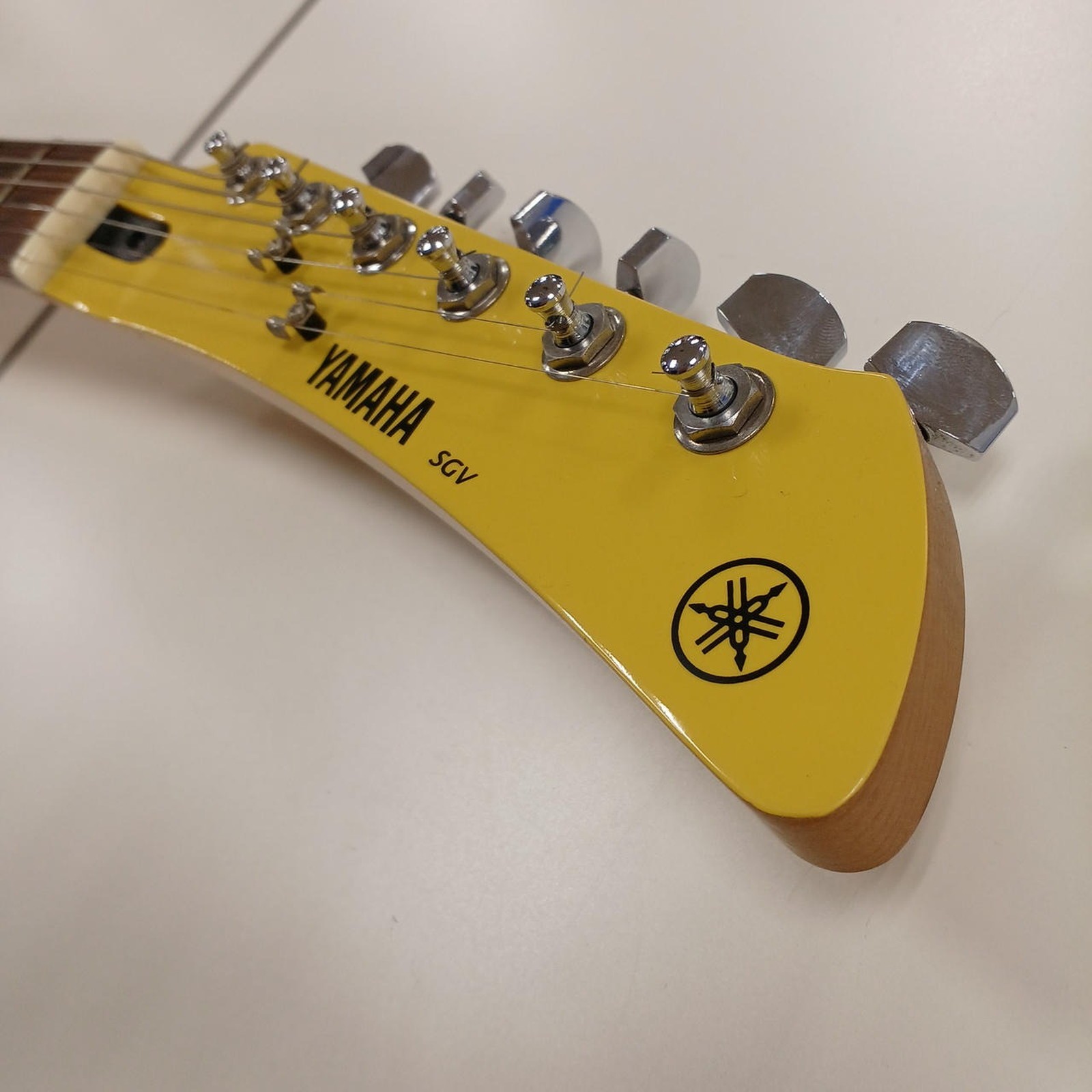 YAMAHA SGV-300 Used Alder body Maple neck Rosewood fingerboard Yellow