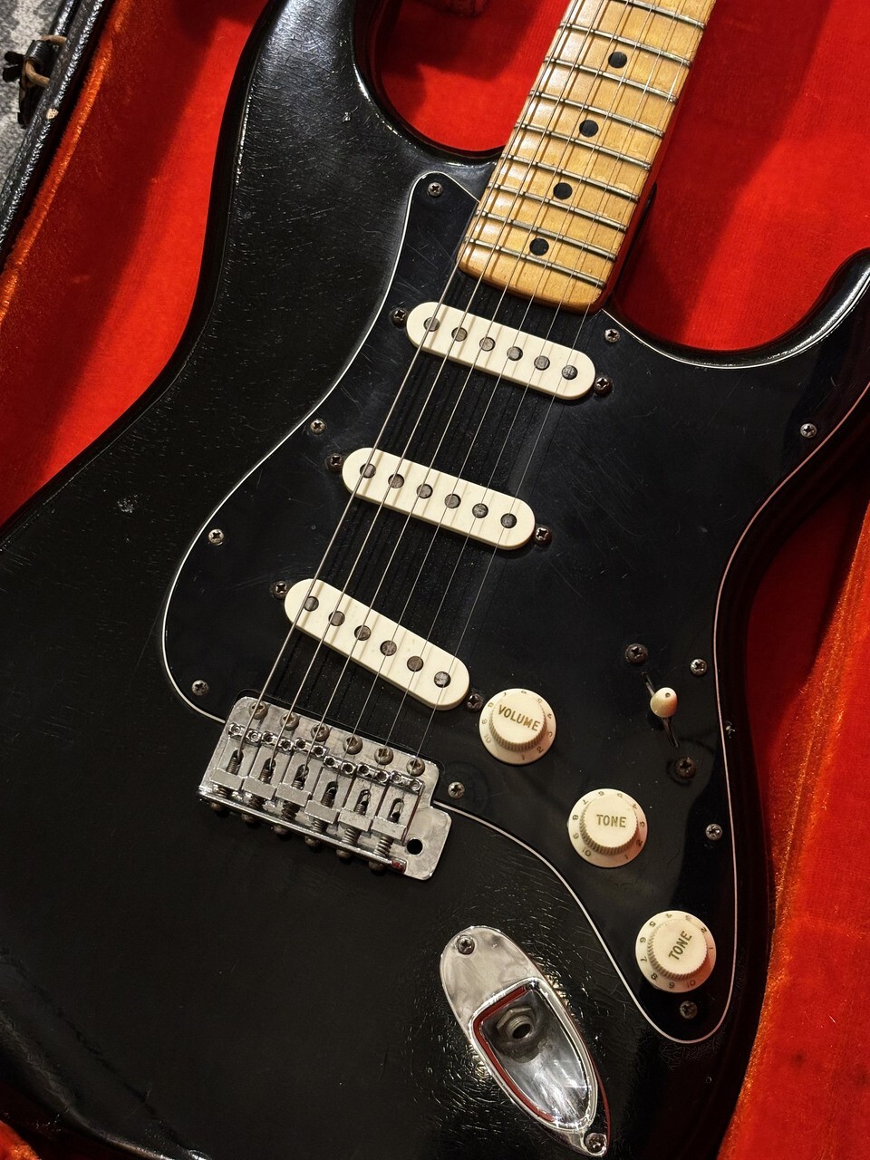 Fender 1976 Stratocaster Black Electric Guitar w/Original Hard Case