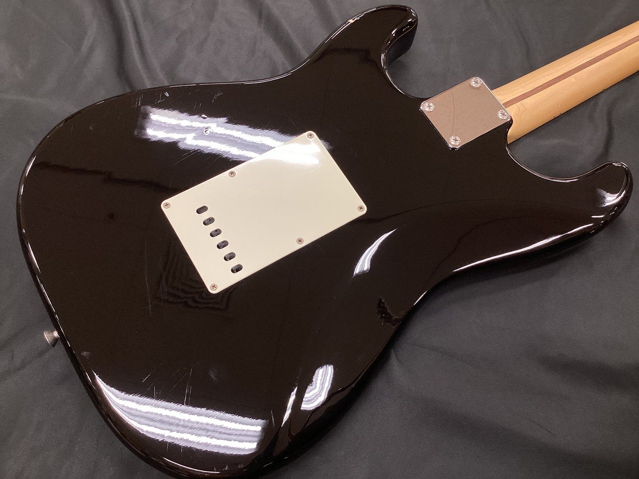 Fender Japan ST-STD/SSH/BLK/M (2010s) (no260803)