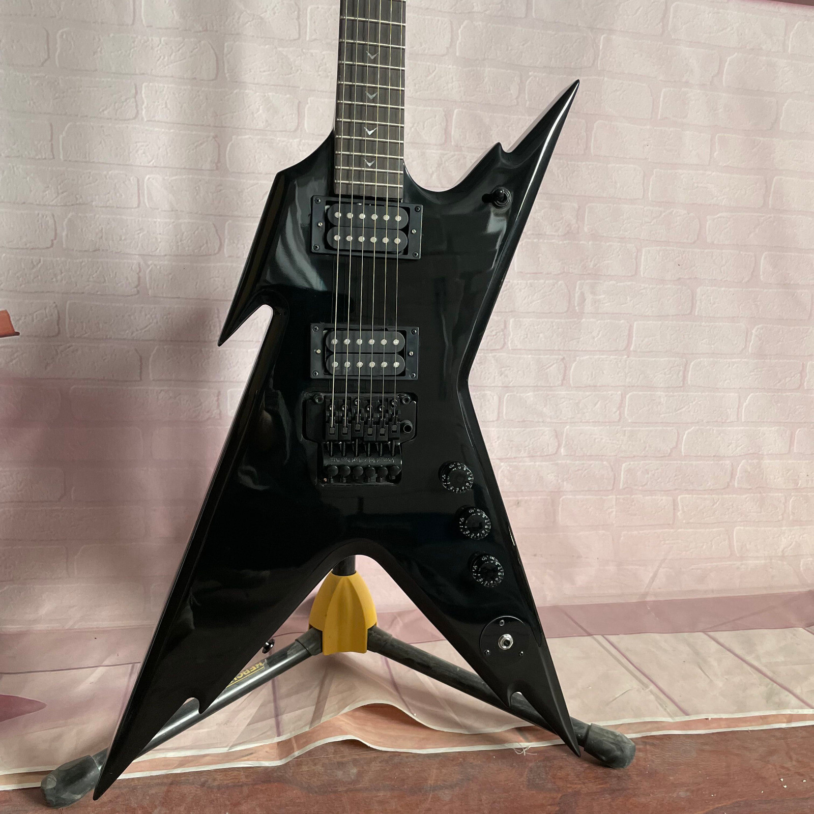 Dean Razorback Dimebag Classic Black Electric Guitar Mahogany Neck & Body