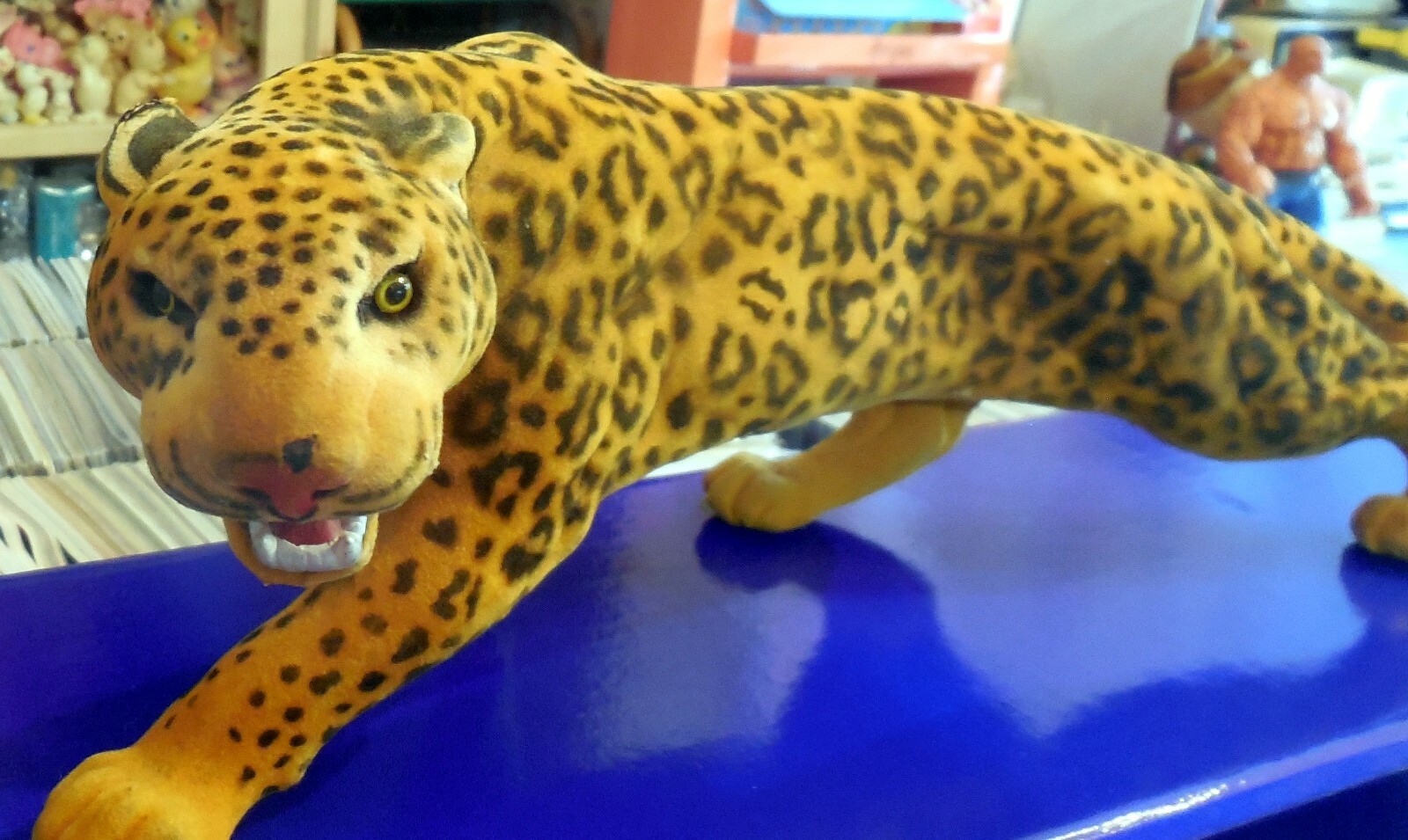 VINTAGE LARGE 19″ FIGURE FLOCKED JAGUAR LEOPARD 1960s toy figurines