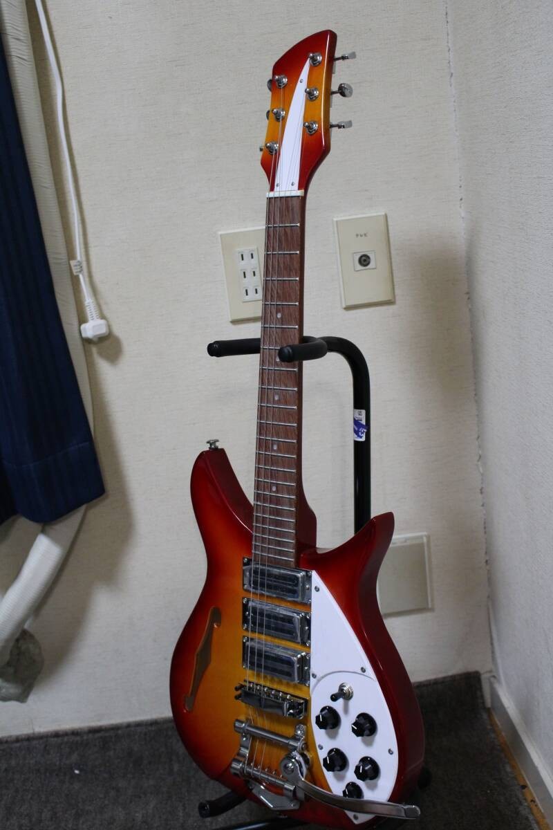 Beatles Rose Morris Spec 325 Rickenbacker Type