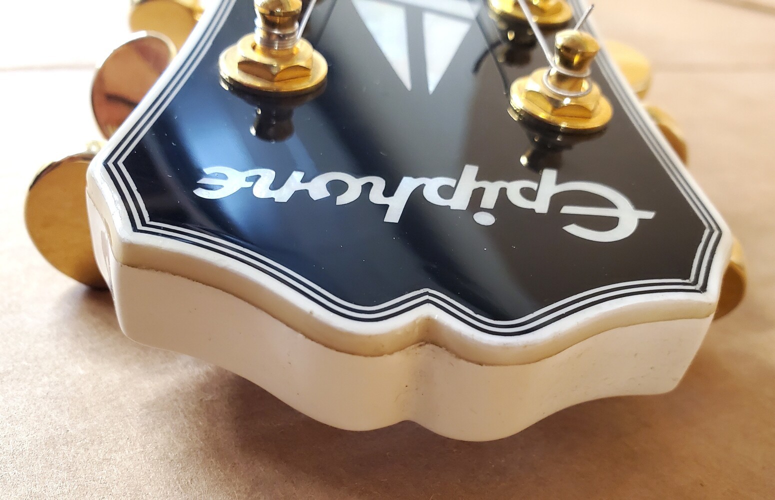 Epiphone Les Paul Custom Pro Electric Guitar w/ Gig Bag – Alpine White