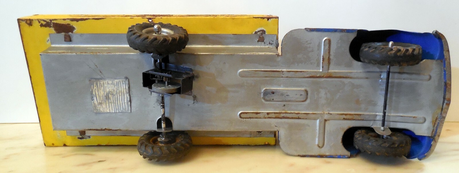VINTAGE LARGE TIN TOY TRUCK DUNLOP 1950s