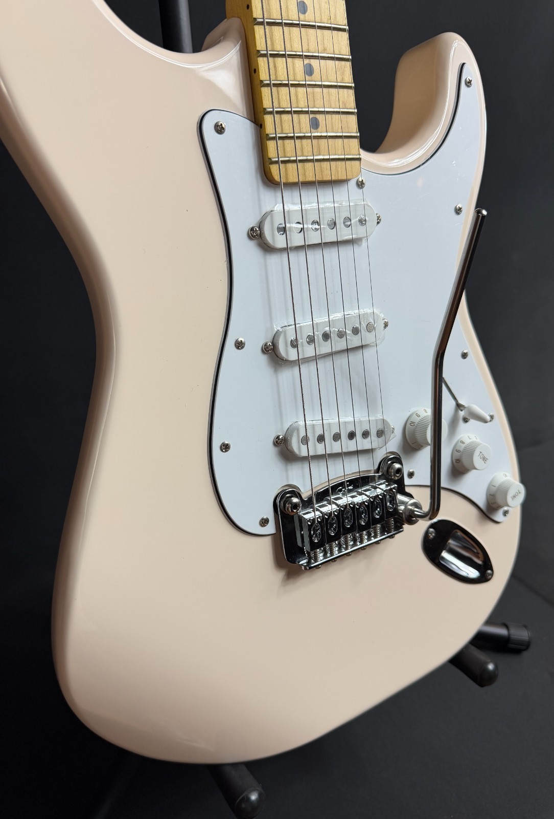 G&L Tribute Legacy Electric Guitar Olympic White Finish (780)