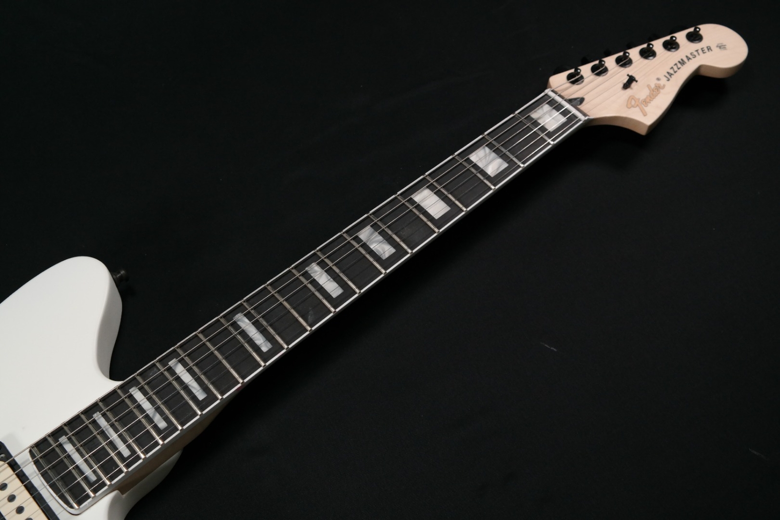 Fender Jim Root Jazzmaster V4 – Ebony Fingerboard – Flat White – 119