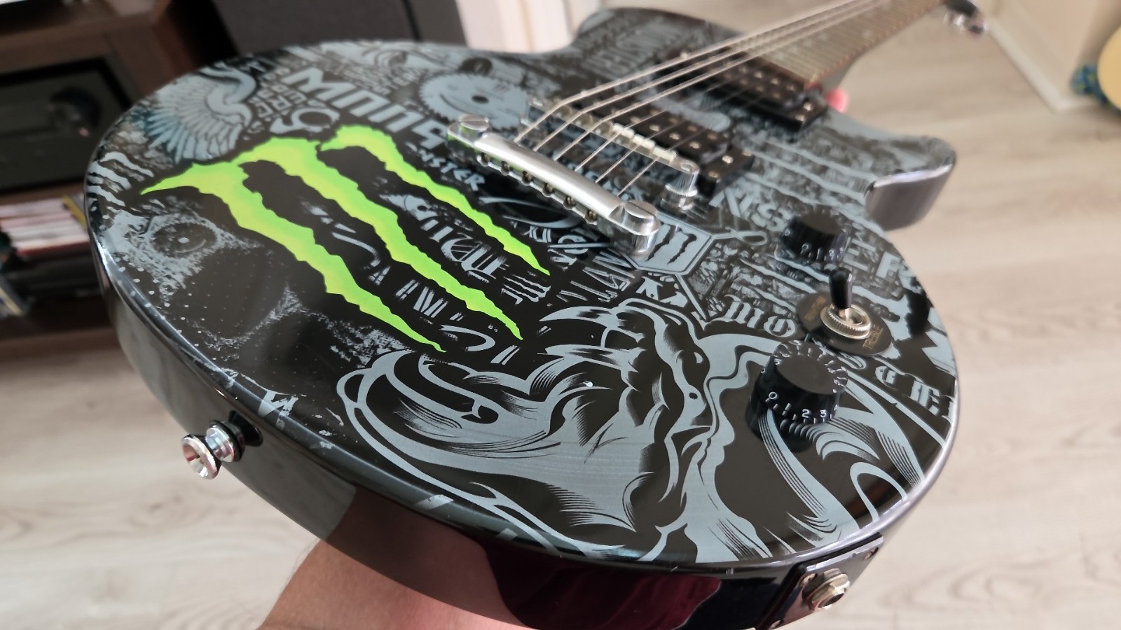 2011 Epiphone Special II ‘Limited Edition Custom Shop, Monster drink