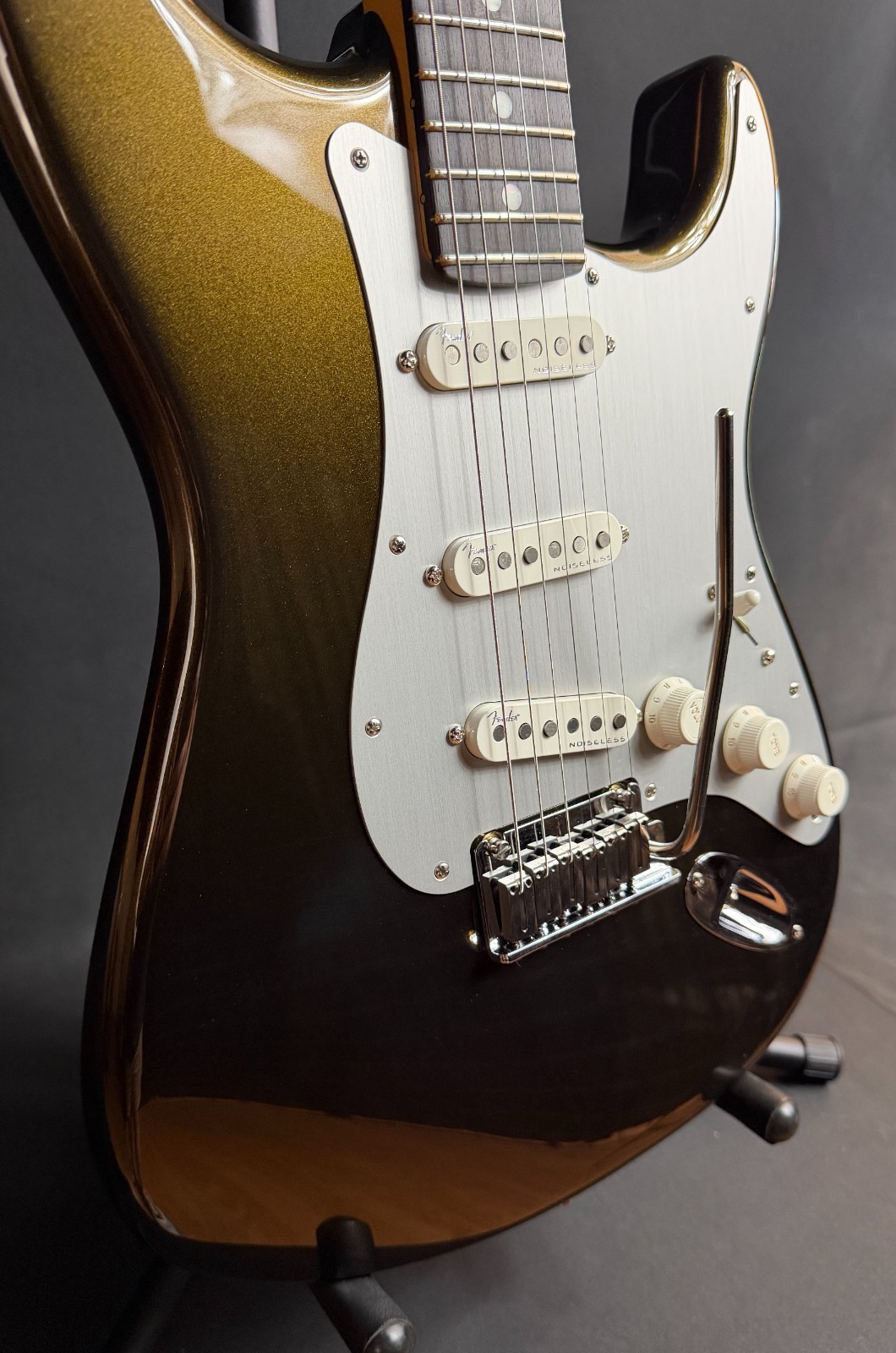 Fender American Ultra II Stratocaster Electric Guitar Texas Tea Finish w/ OHSC