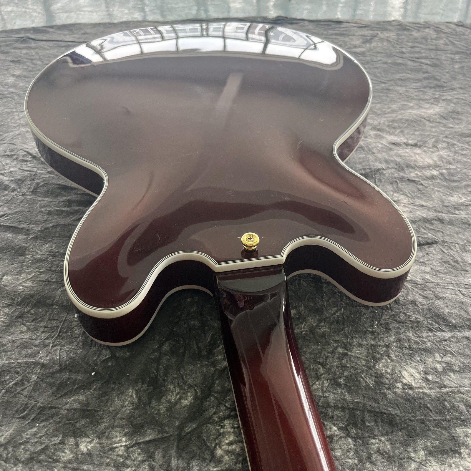 Hot sale Semi-hollow Body brown Electric Guitar gold bigsby 335 fast ship