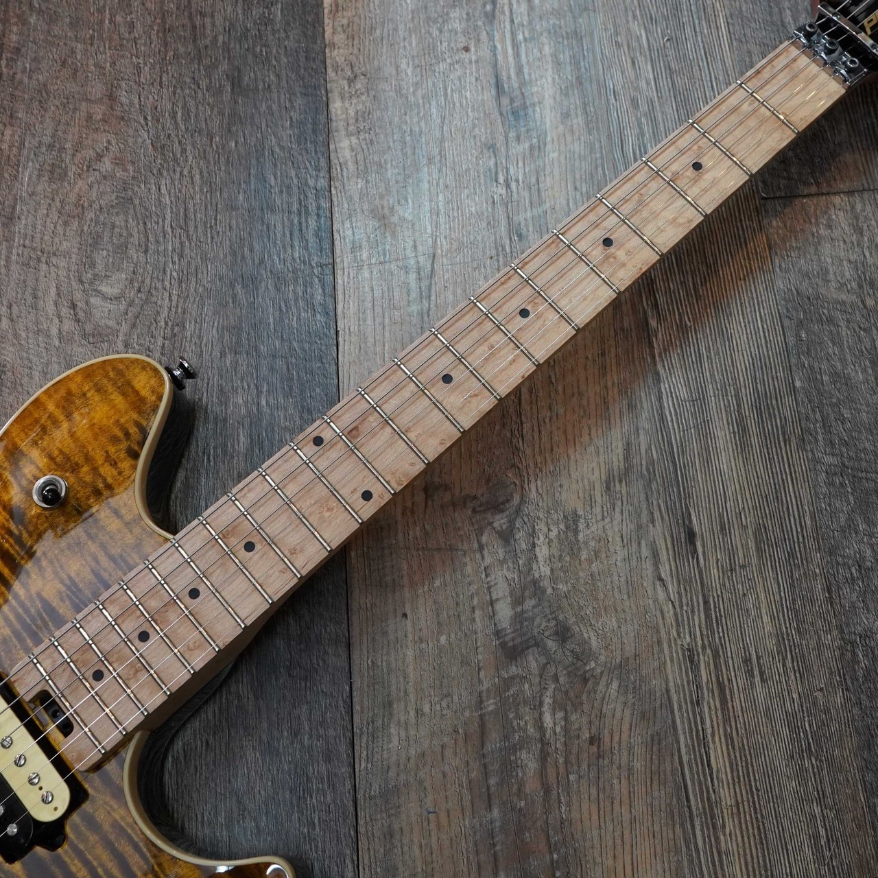Peavey Limited Edition HP2 Guitar Tiger Eye Used