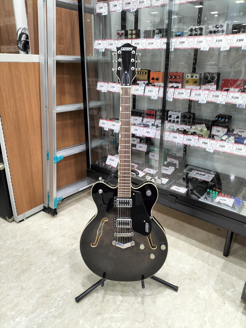 GRETSCH Electromatic G5622 Semi-Acoustic Electric Guitar