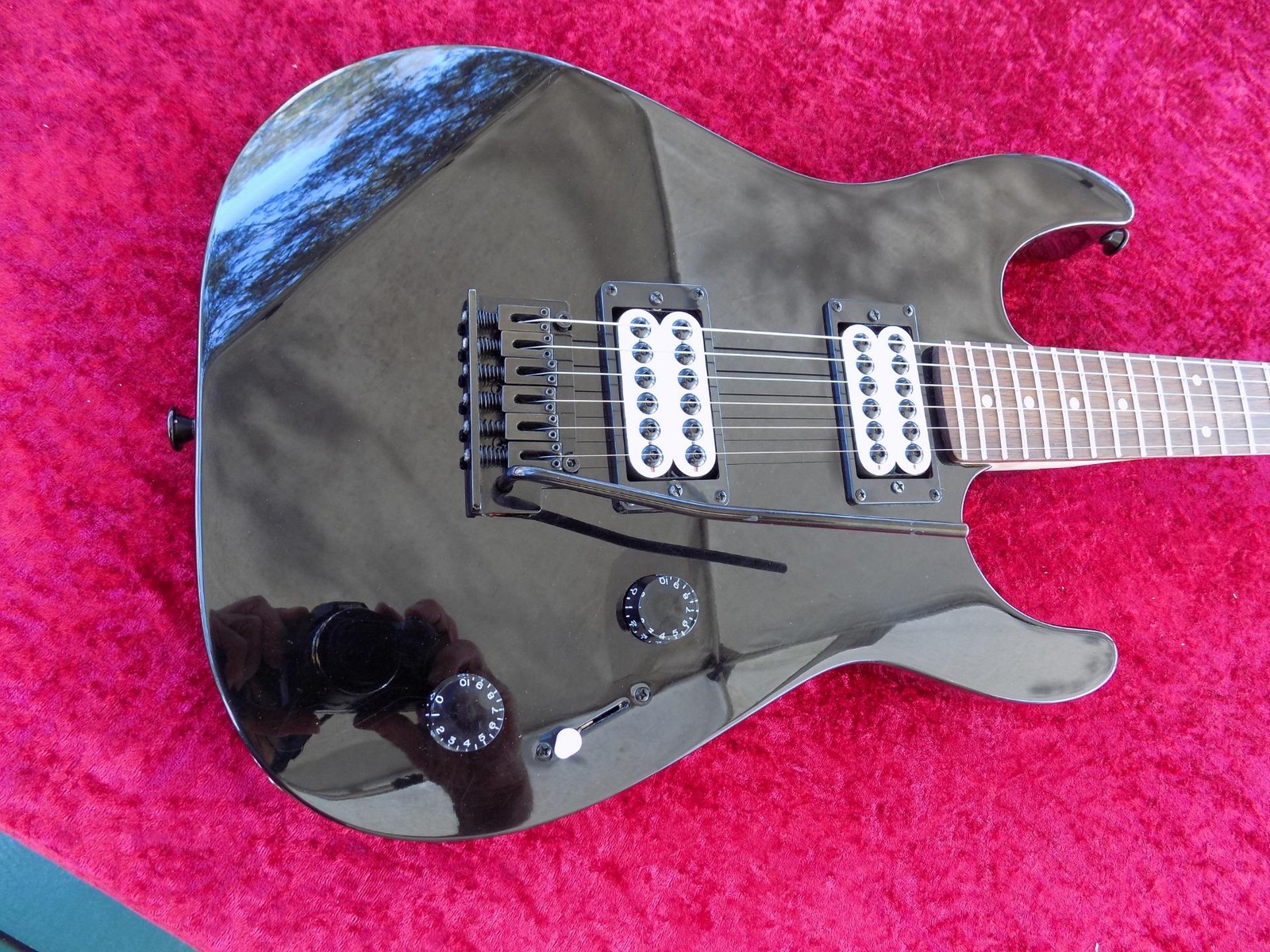 Jackson/IYV “Custom Shack”, Hot Invader Style Pickups,Coil Splitting,Nice