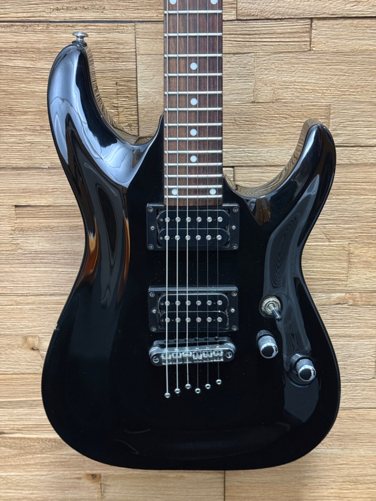 Schecter Omen 6 Electric Guitar -Diamond Series- 2005- Black Gloss – 8lbs 1oz