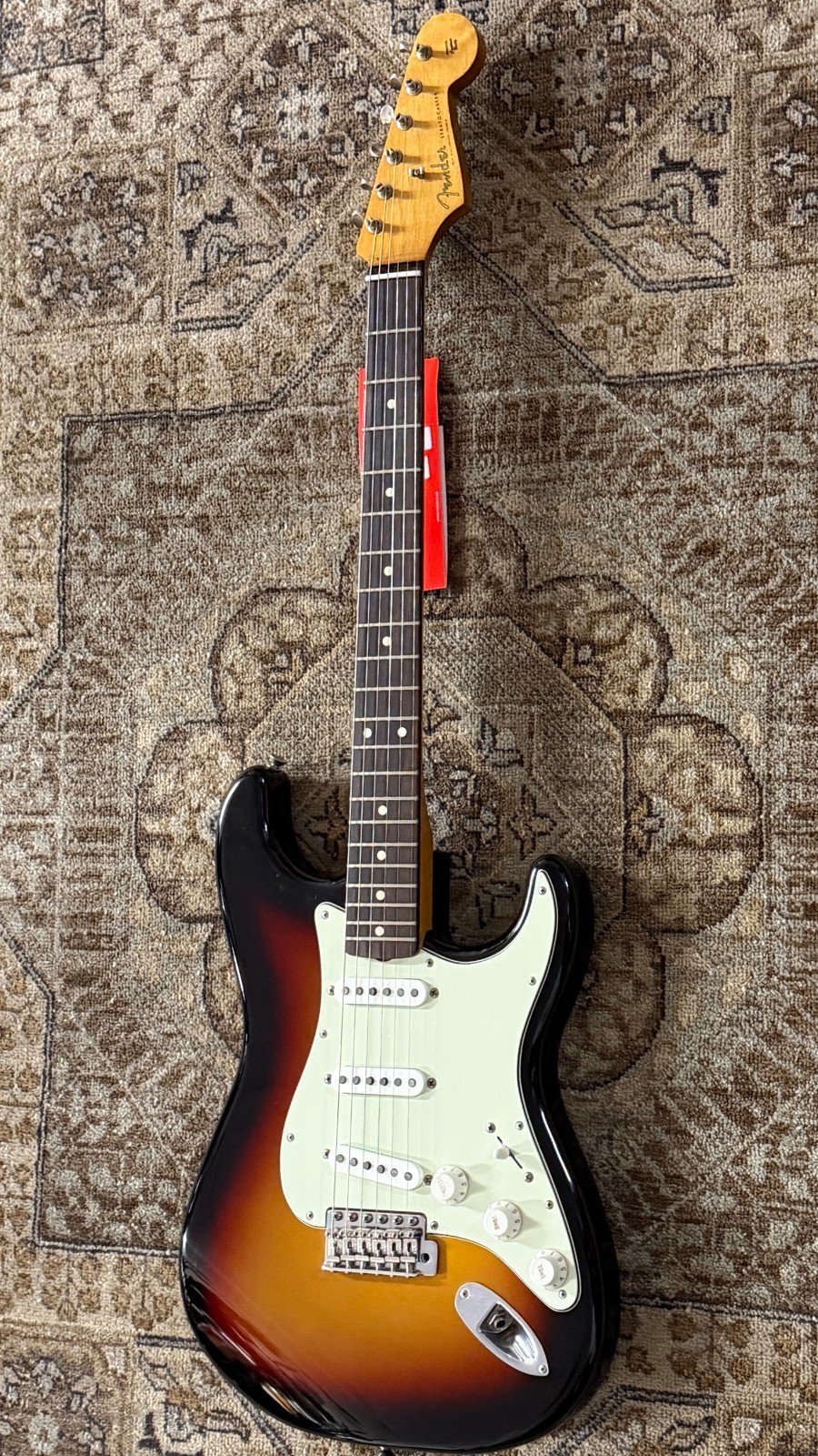 Fender Vintera Road Worn ’60s Stratocaster Guitar 3 ColorSunburst W/Case & Setup