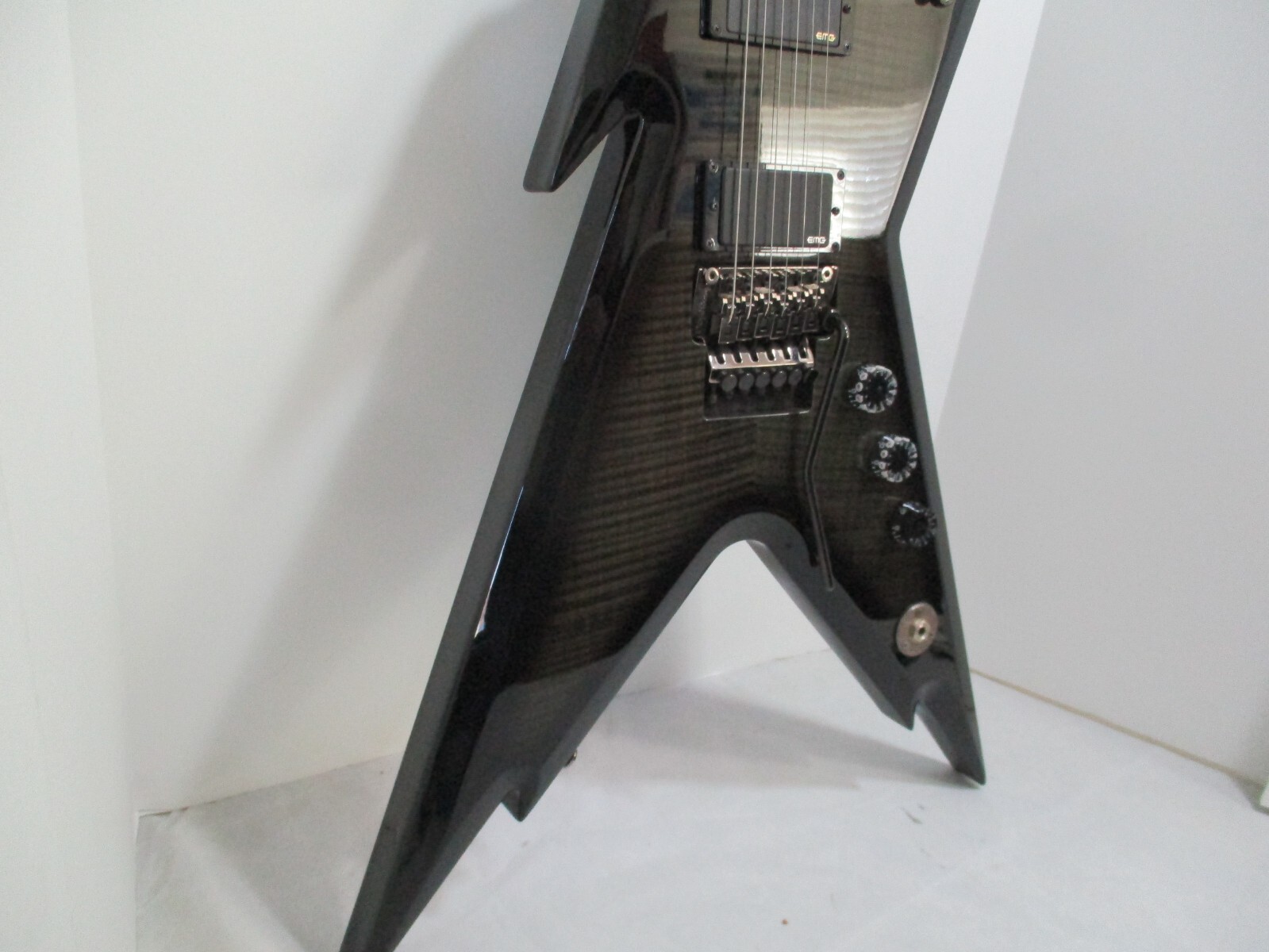 Dean RZR 255 Razorback guitar black/brown (#2 of 100) with EMG’s