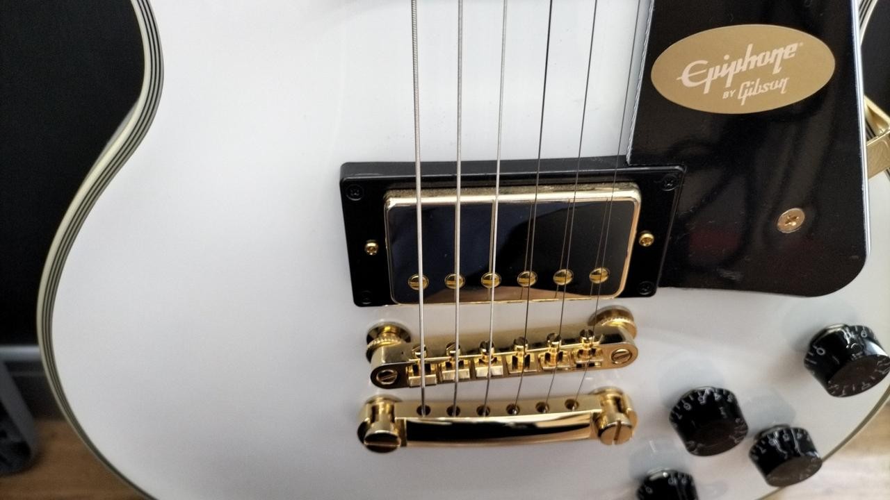 EPIPHONE LES PAUL CUSTOM Electric Guitar-31