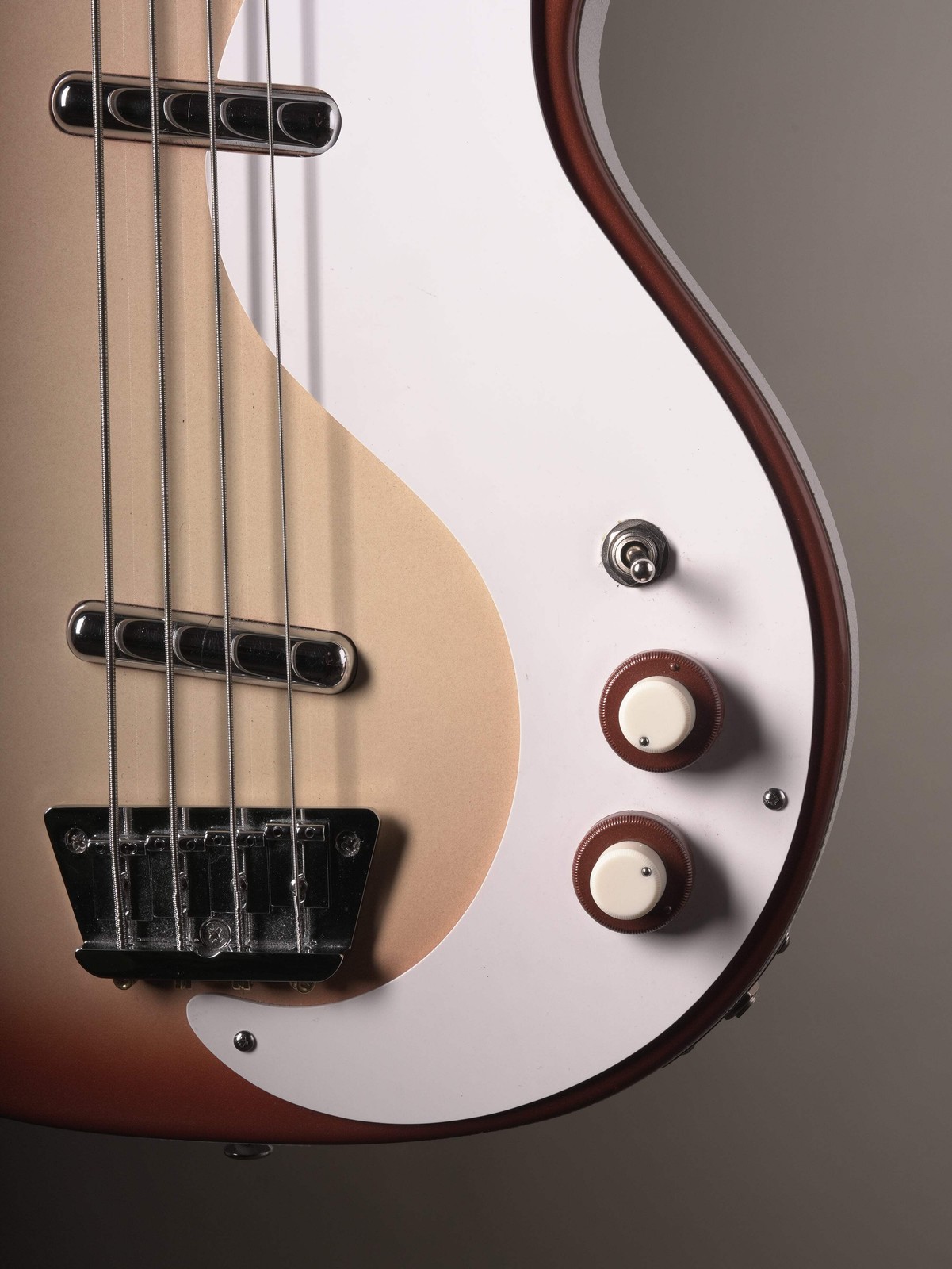 Danelectro ’59DC Long Scale Electric Bass – Copper Burst