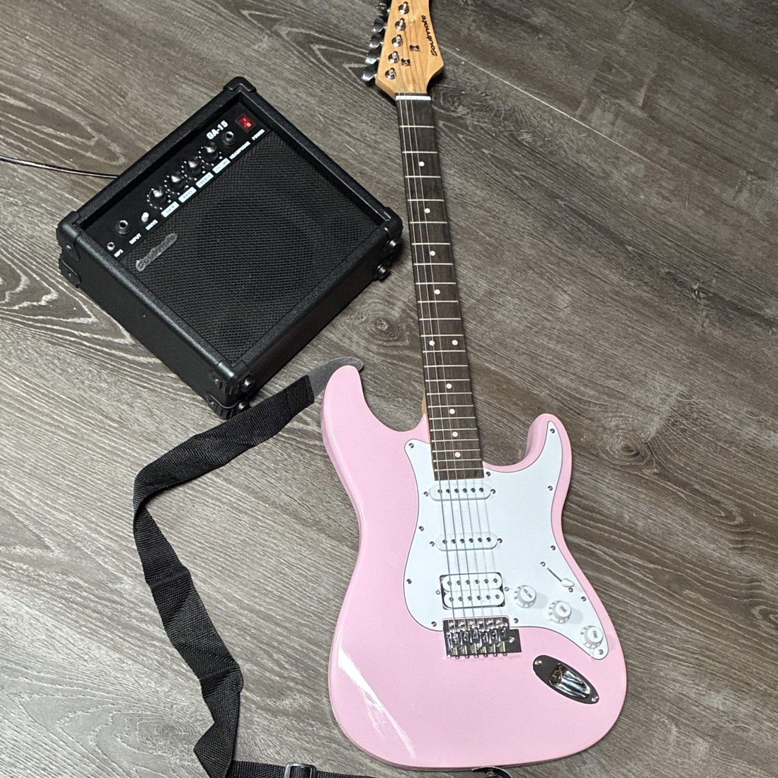 Coulmate Pink Solid-Body 6-String Right-Hand Electric Guitar Set GA-15 Amp