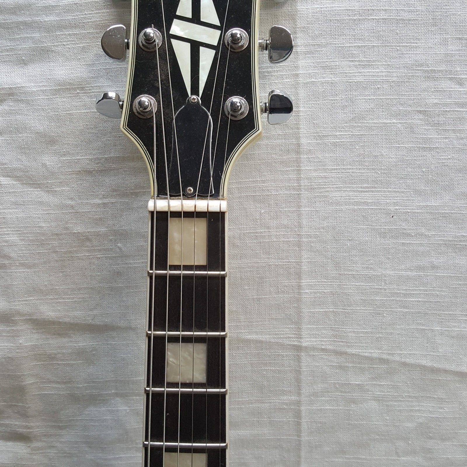 sg custom electric guitar white