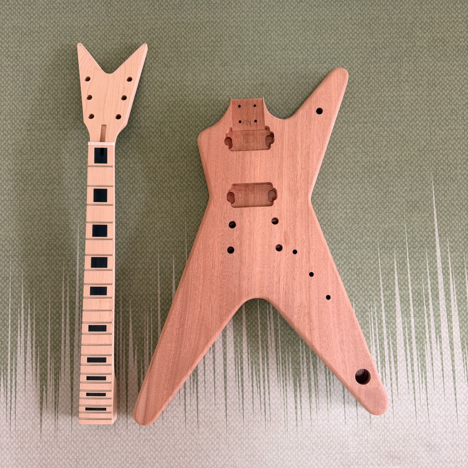 DIY Dean Electric Guitar Kit Mahogany Body Maple fretboard BK part bolt on 22F