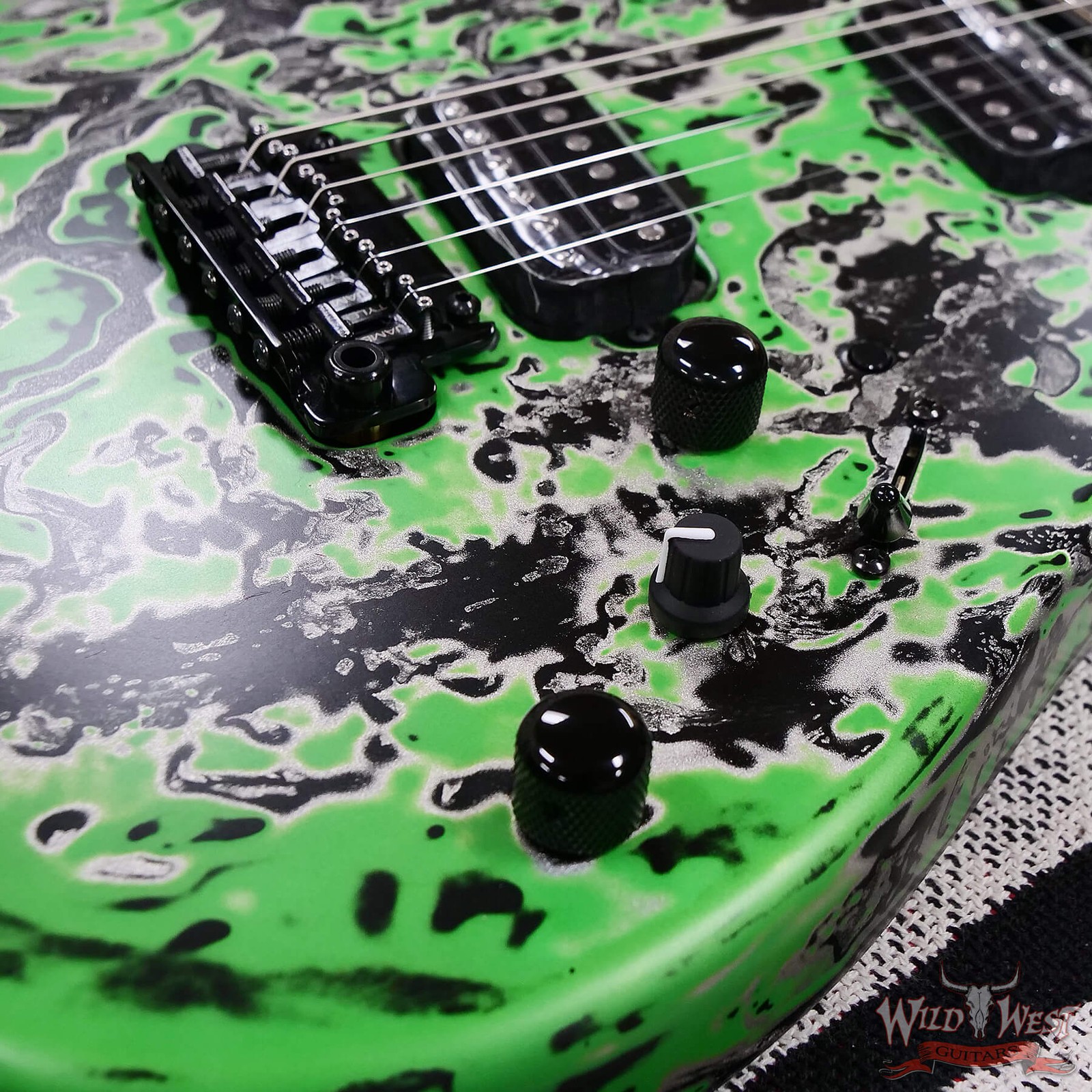 James Tyler USA Studio Elite HD HH Roasted Maple Neck Neon Green Shmear 7.45 lbs