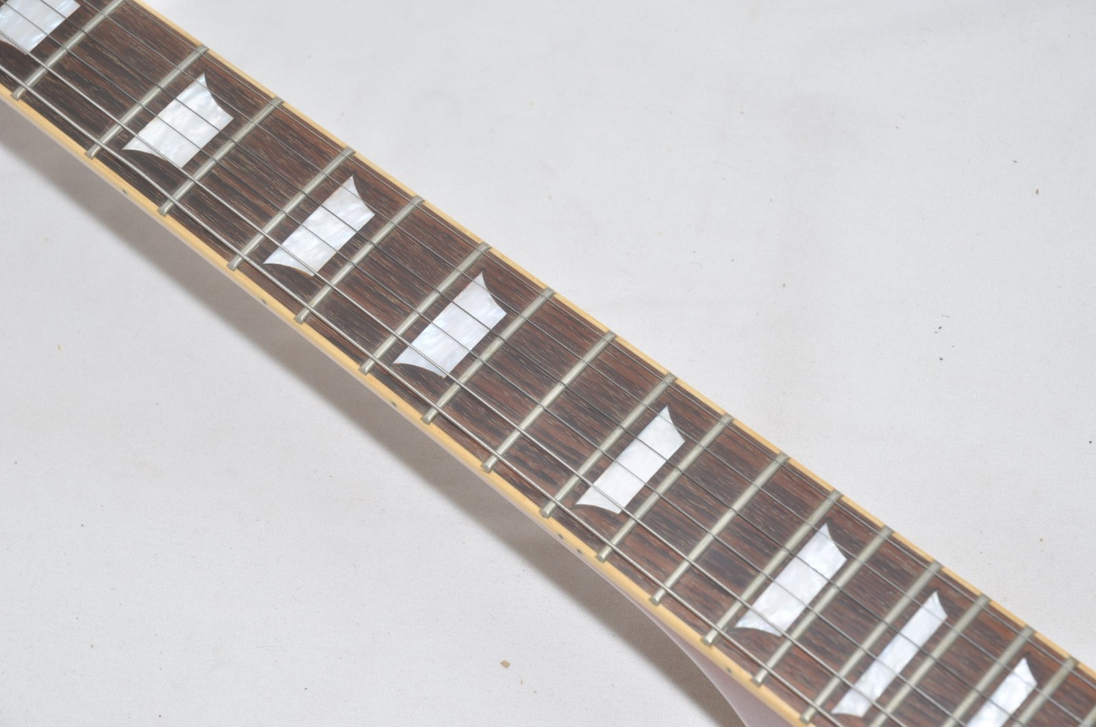 EDWARDS Limited MODEL Electric guitar Ref No 7554