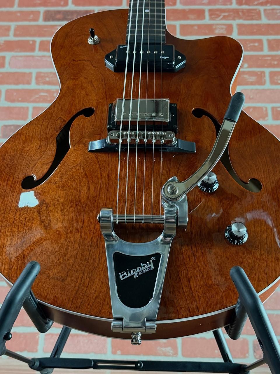 Godin 5th Avenue Uptown Custom Hollow-Body Electric Guitar – Havana Brown