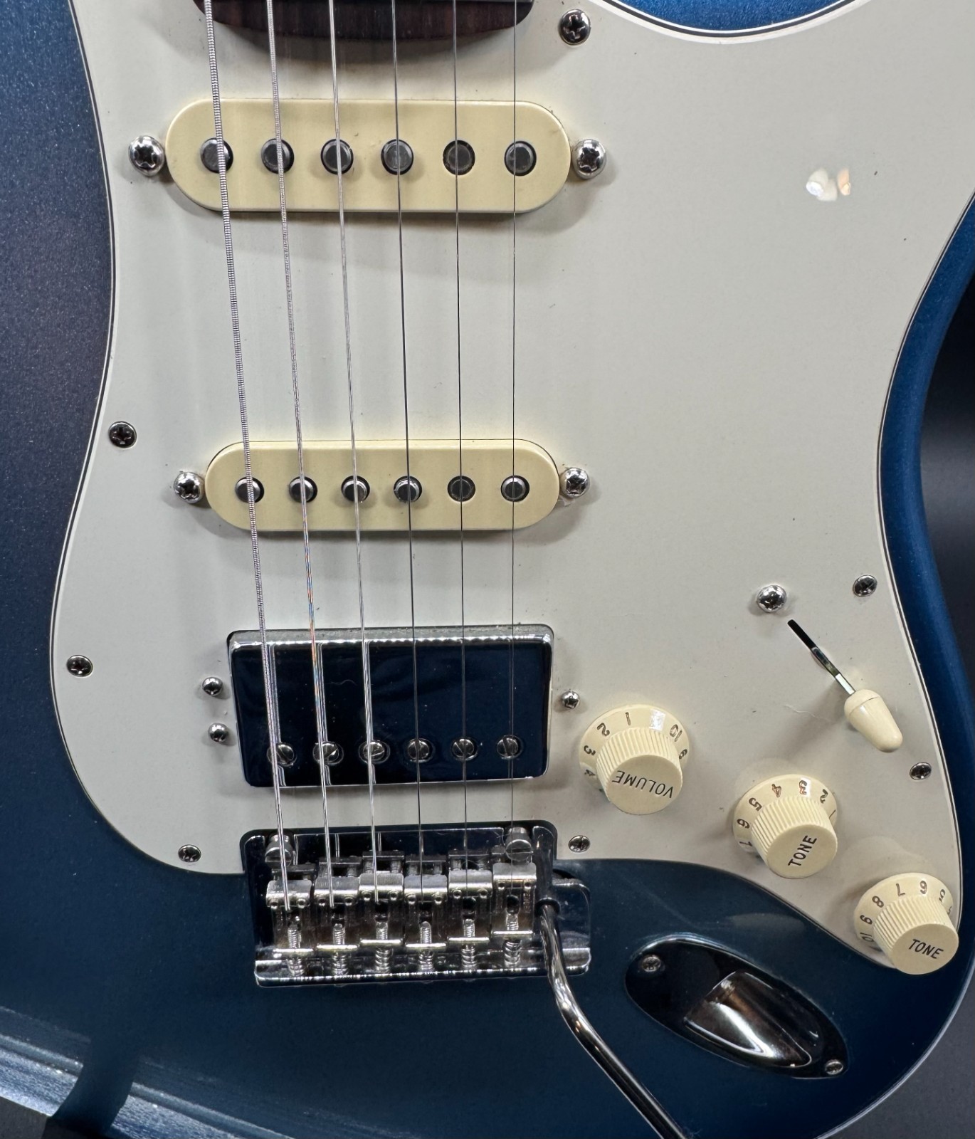 2021 Fender American Showcase Strat Sky Burst Metallic Excellent Condition