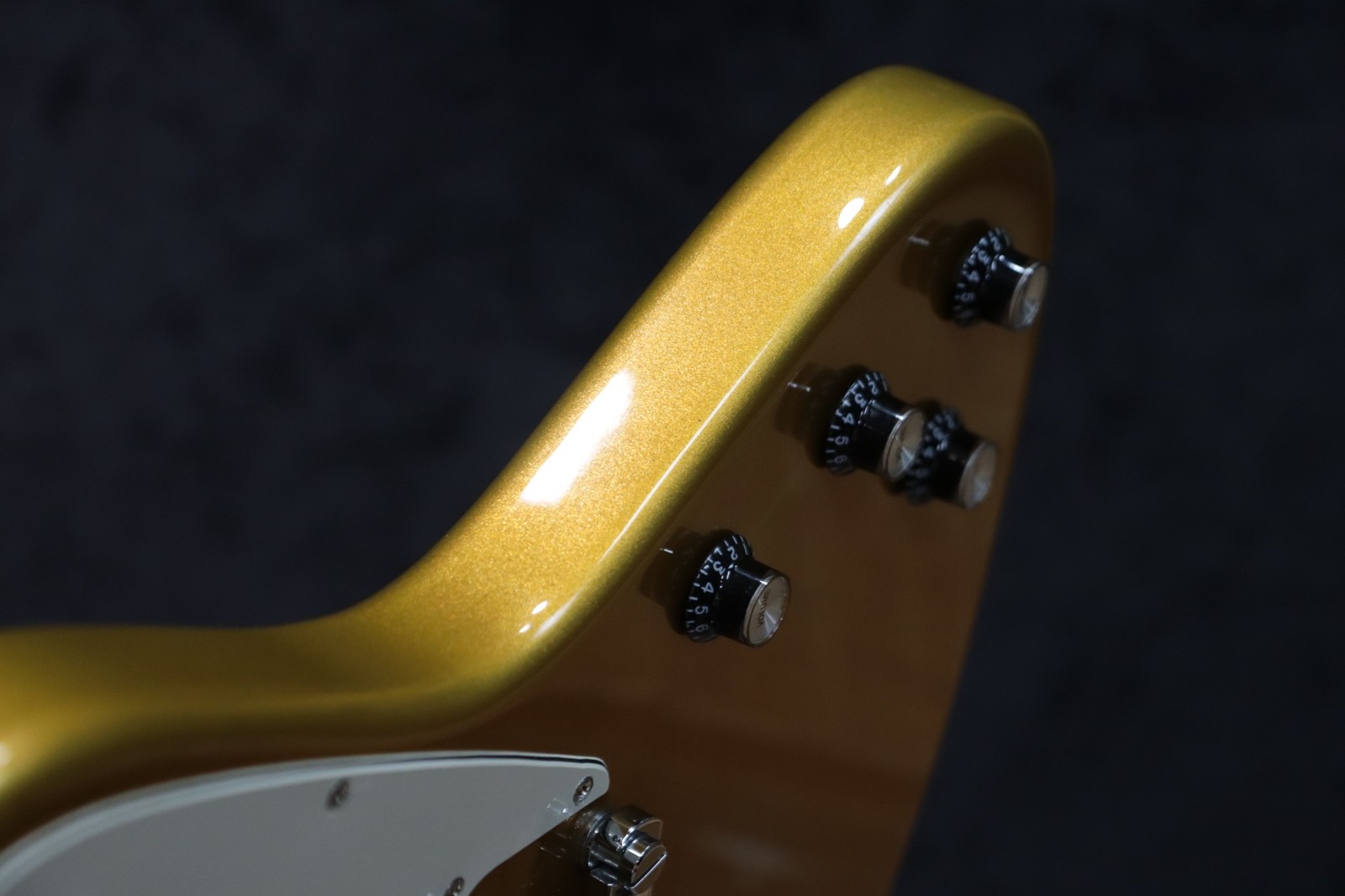 Eastwood Guitars Stormbird Gold Solid Basswood Body El. Guitar w/Bag #1301087