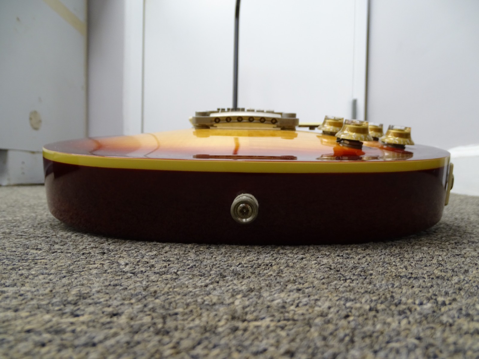 2020 Epiphone Les Paul Standard Cherry Sunburst Guitar (19427-Show-mss)
