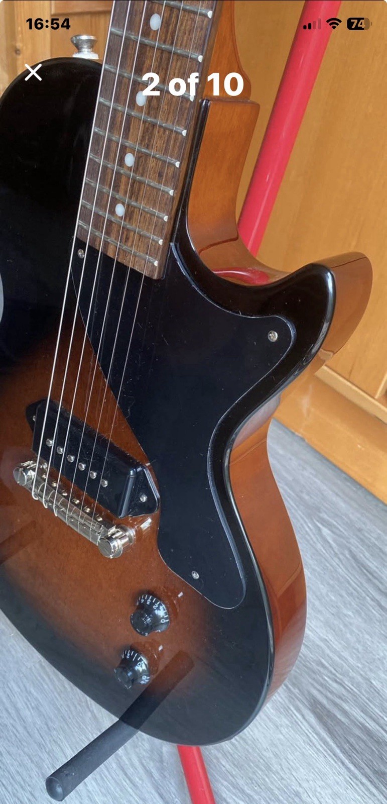 Epiphone 2025 “inspired by Gibson” Les Paul Junior Sunburst P-90 Pickup.