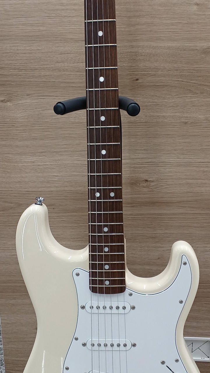 FENDER JAPAN ST72 Stratocaster type