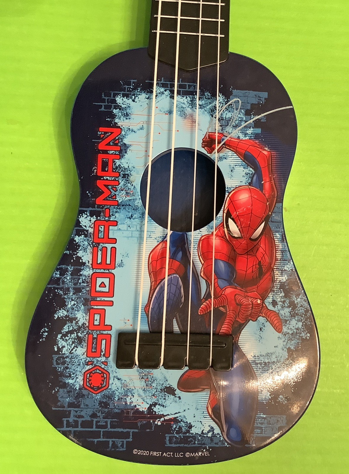 Spider-Man, FIRST ACT MARVEL Guitar/Ukelele Toy 4 Nylon Strings, 16″