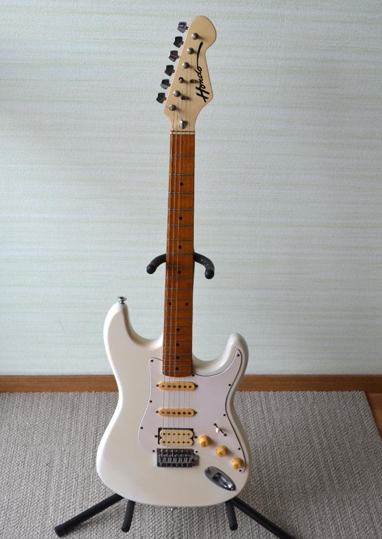 Vintage Hondo Strat Electric Guitar With S Case