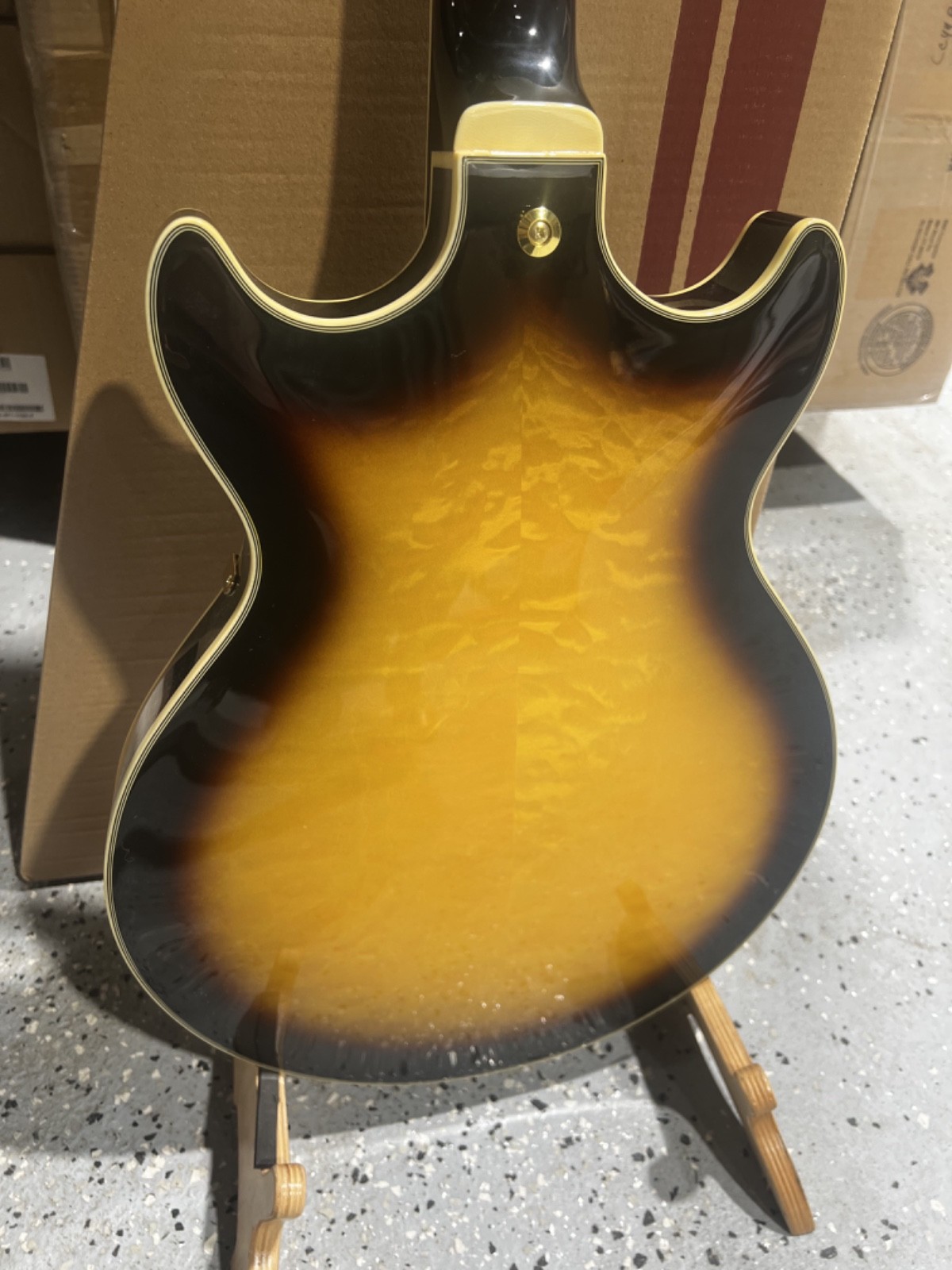 Ibanez Artcore Expressionist AM93QM Semi-hollow Electric Guitar – Antique Yellow