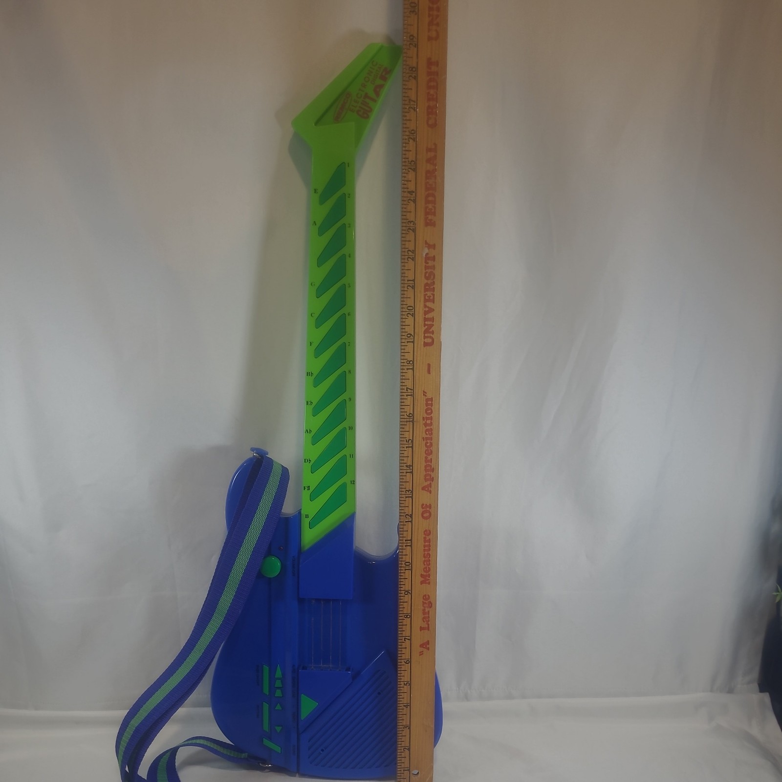 Rockin’ Thunder Remco Electronic Digital Guitar 1989 Blue Green Works Read*