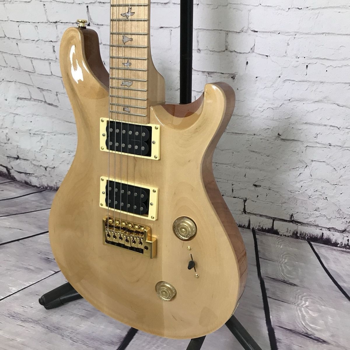 Electric Guitar-Mahogany Body Maple Fretboard 6-String H-H Pickups Freakin Beaut