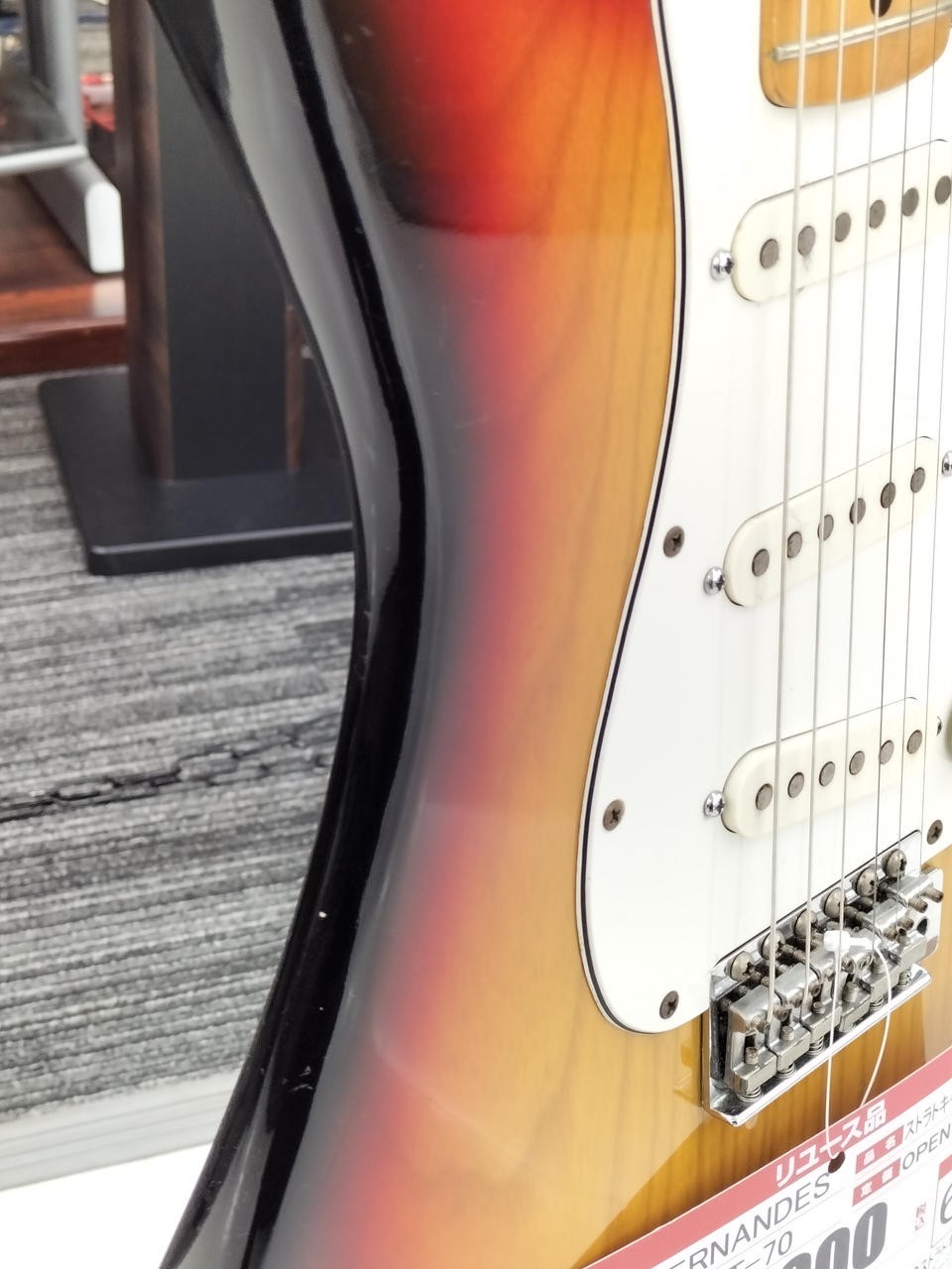 [FERNANDES] FST-70 3 Tone Sunburst Made in Japan 1970s-1980s ST Type E.Guitar