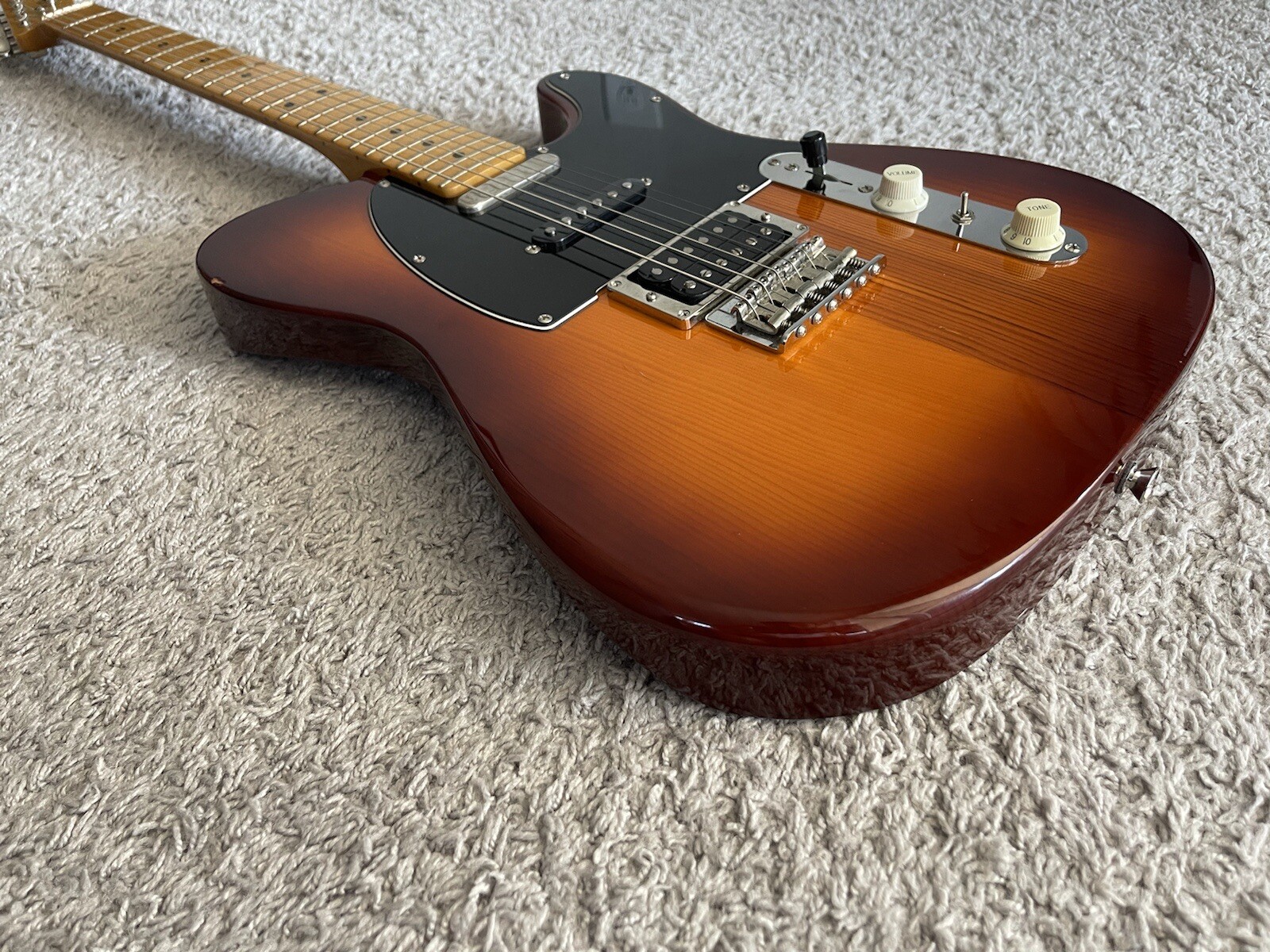 Fender Modern Player Telecaster Plus 2011 MIC HSS Honey Burst Maple Neck Guitar
