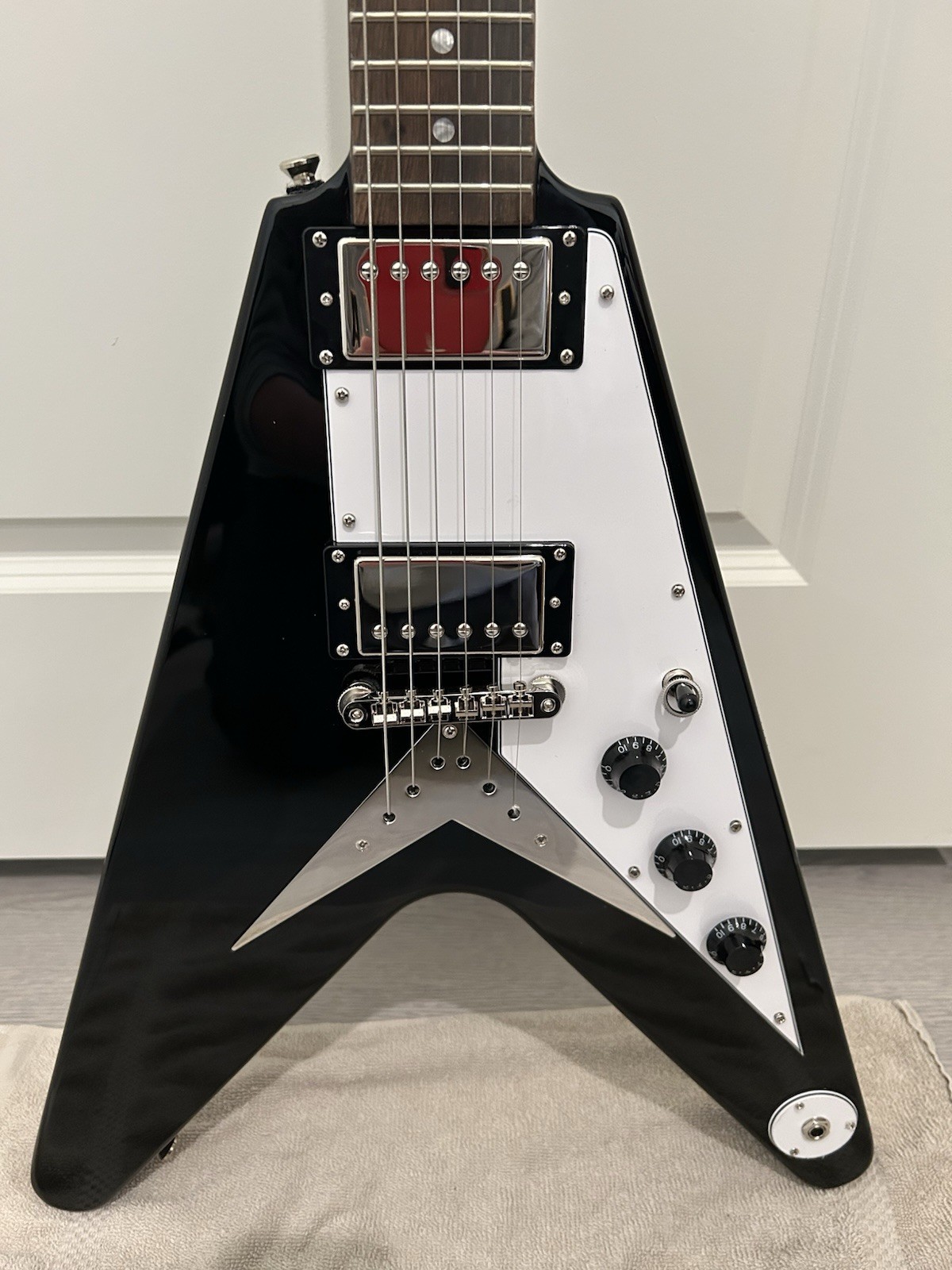 Epiphone Inspired By Gibson Flying V Ebony Electric Guitar W/Case – Open Box
