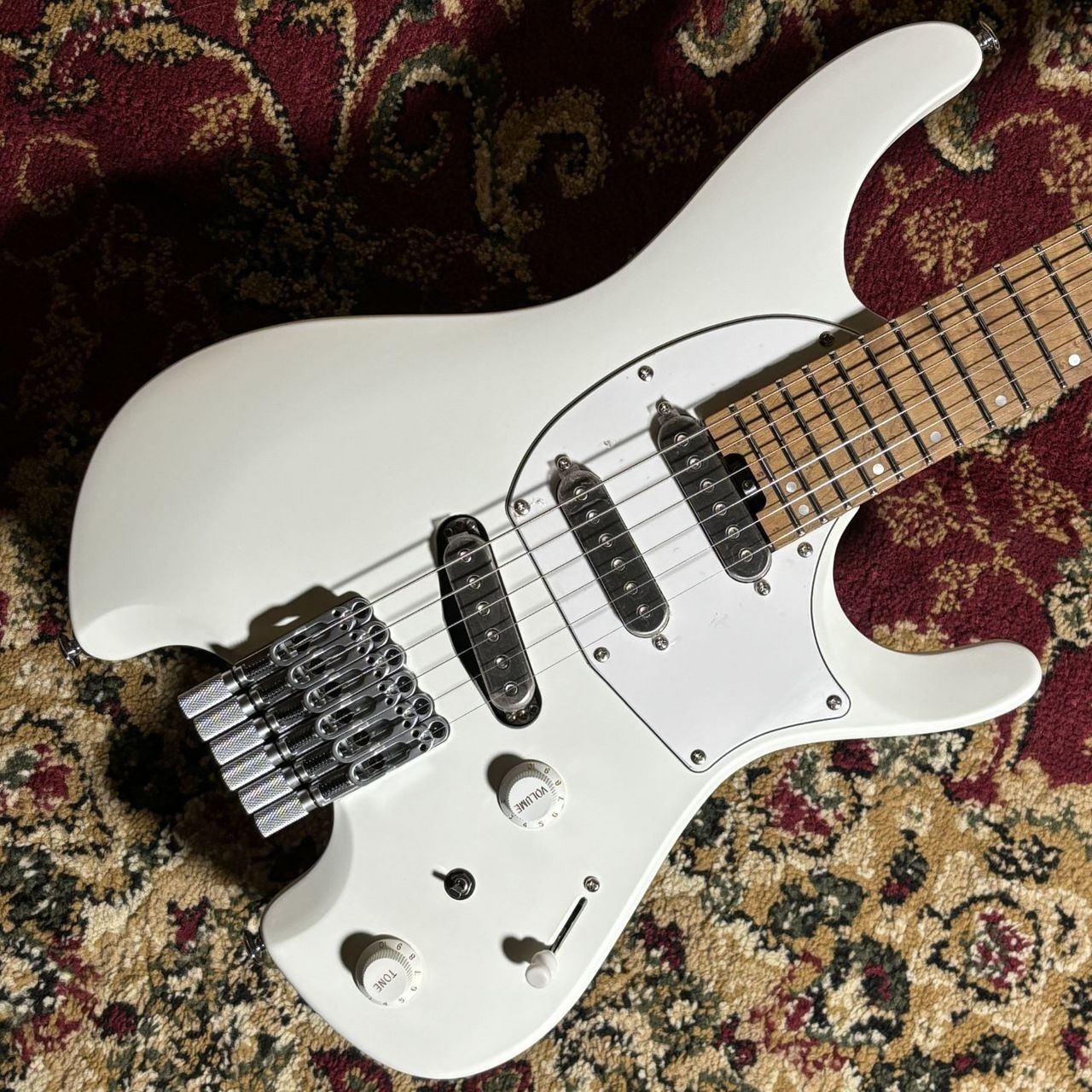Ibanez ICHI10 VWM Ichika Nito Signature Headless Guitar Vintage White Matte New